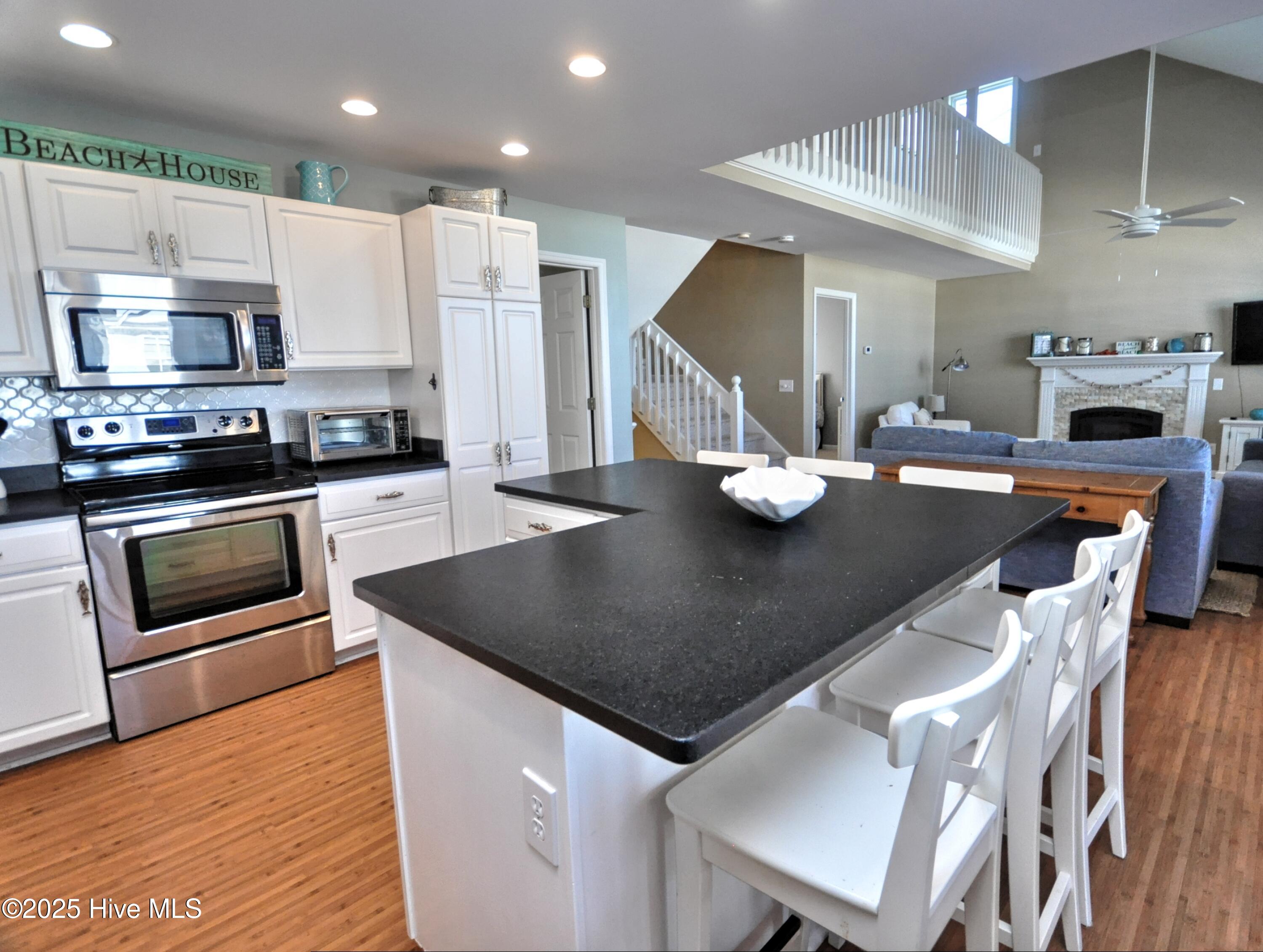 100545974 | Photo 13