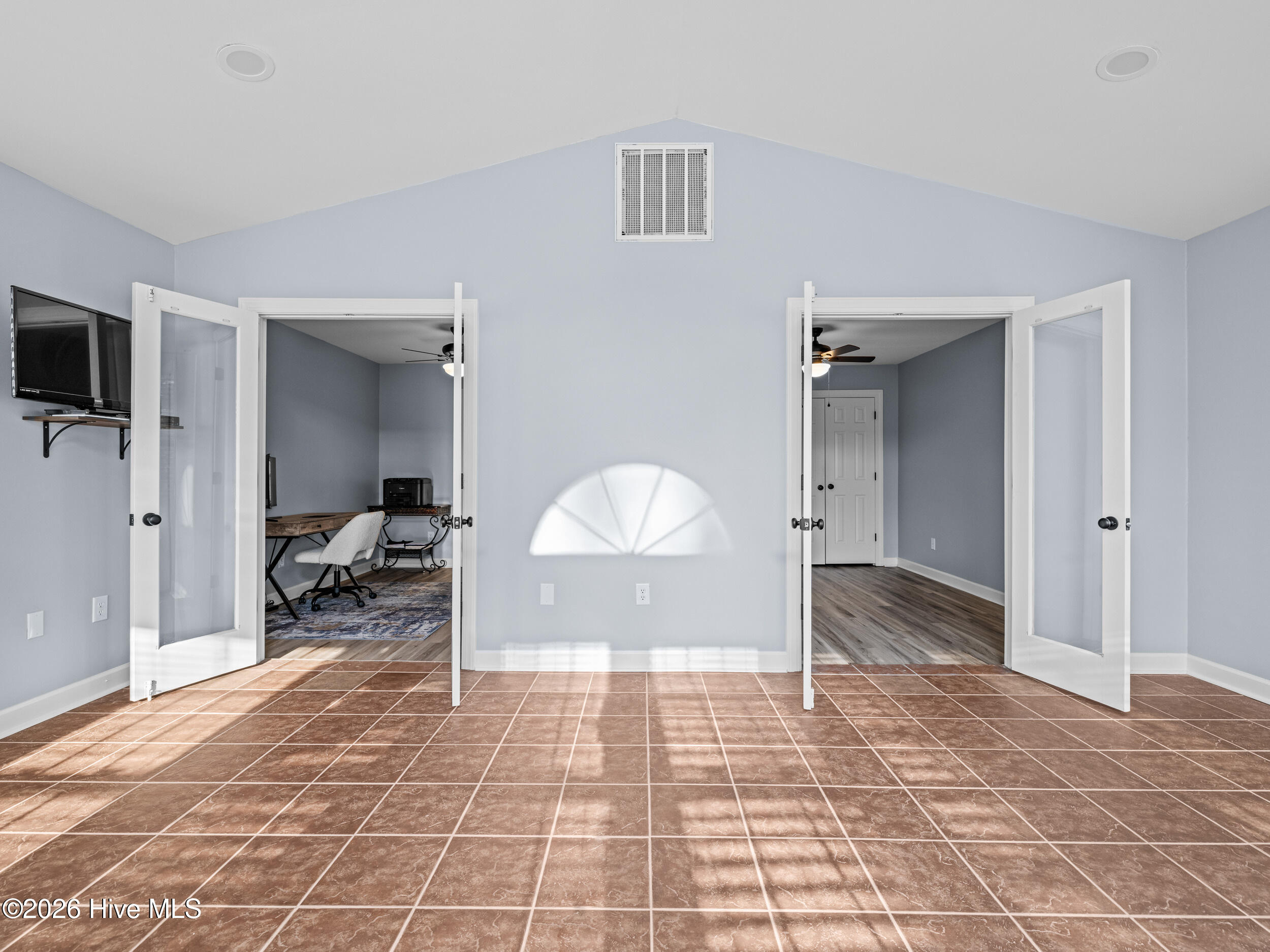 100555942 | Photo 44