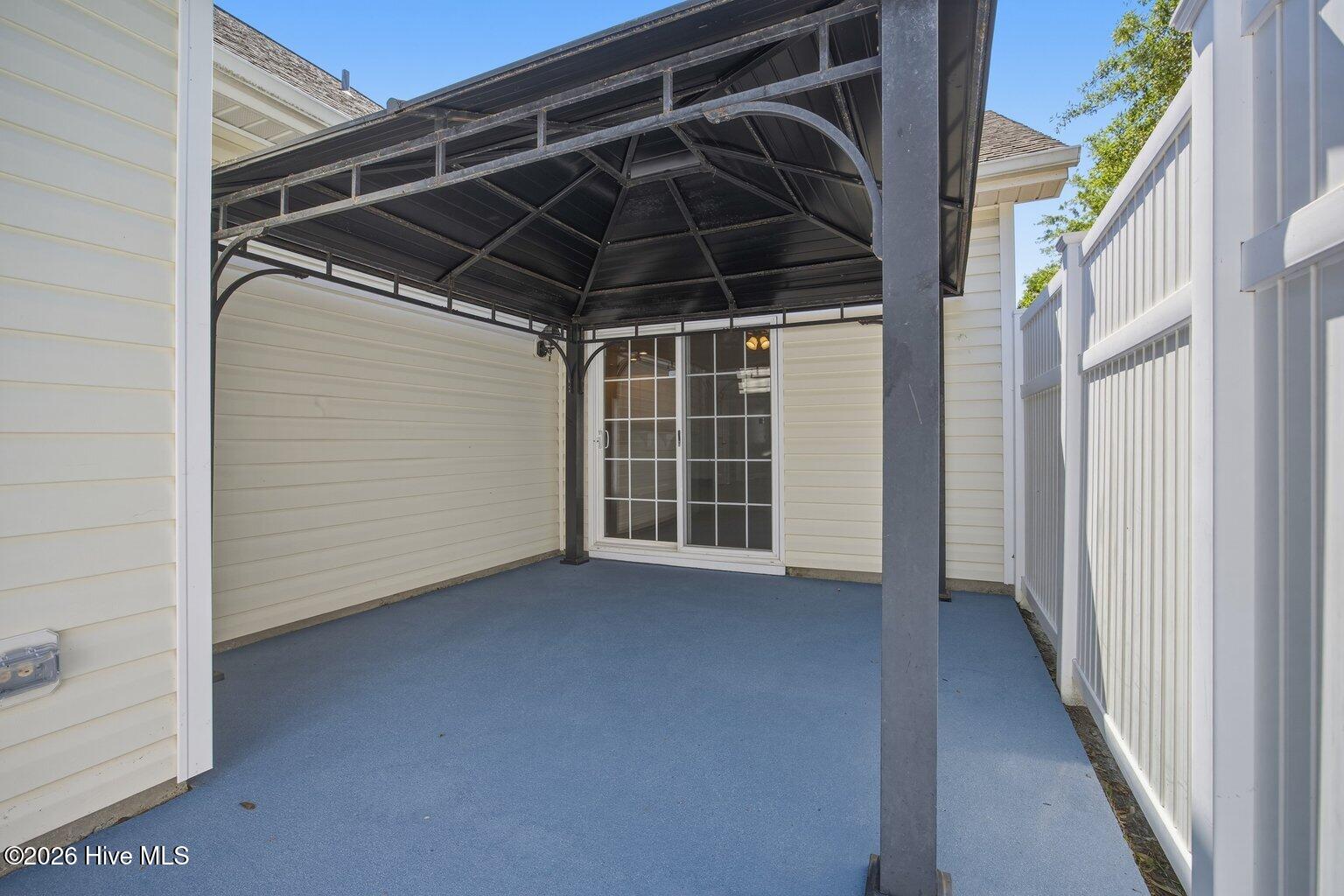 100564958 | Photo 32