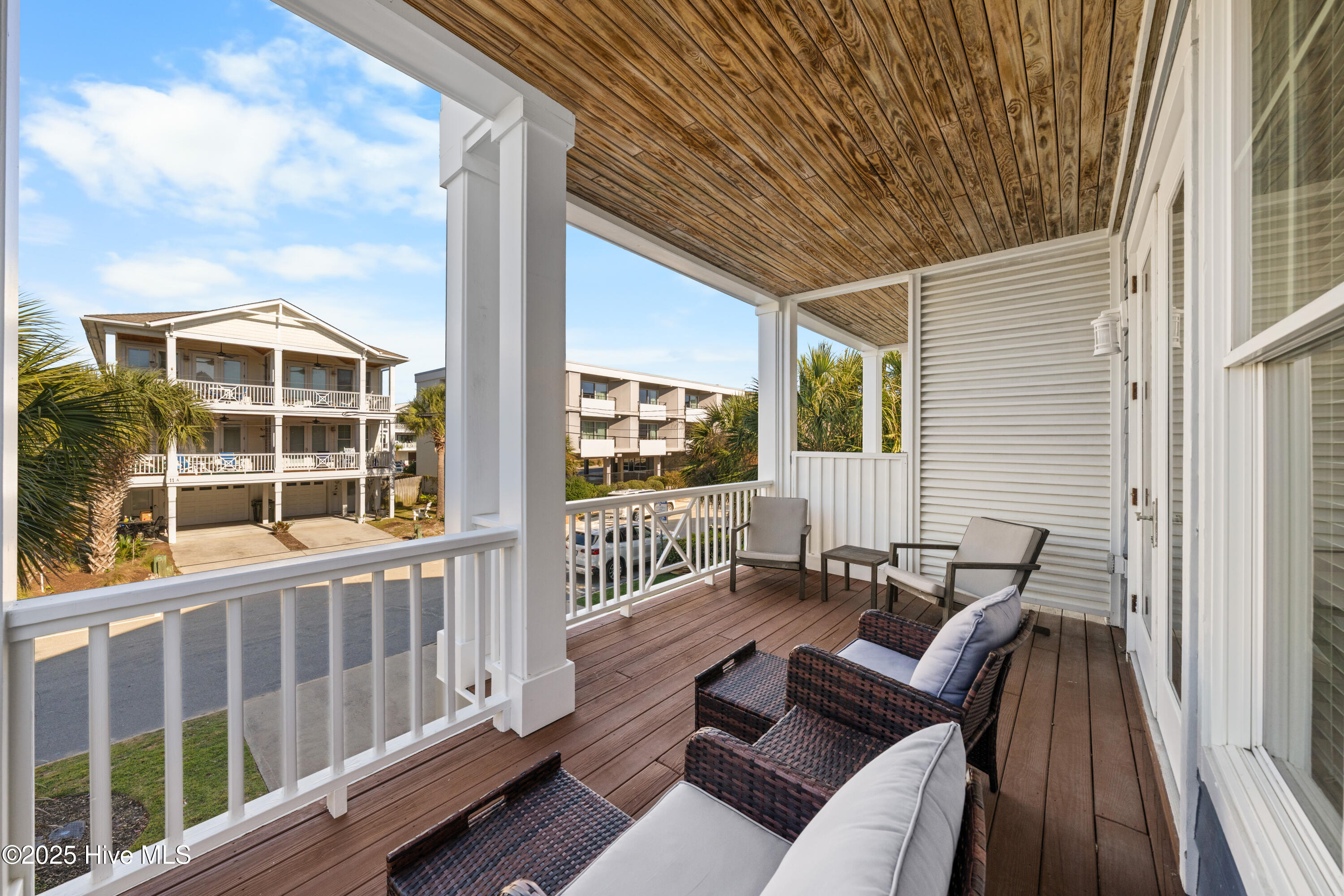 100541369 | Photo 19