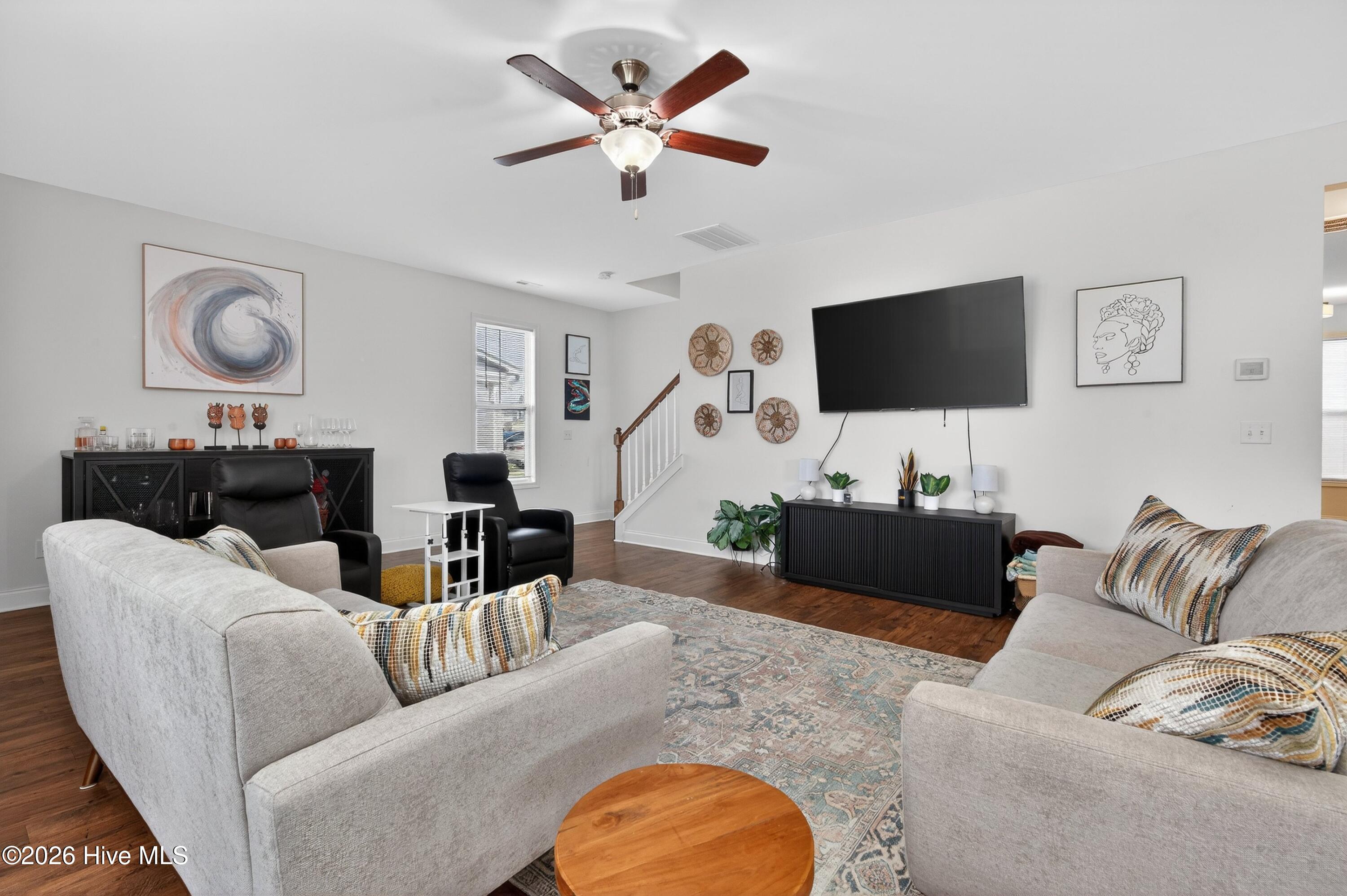 100565414 | Photo 12