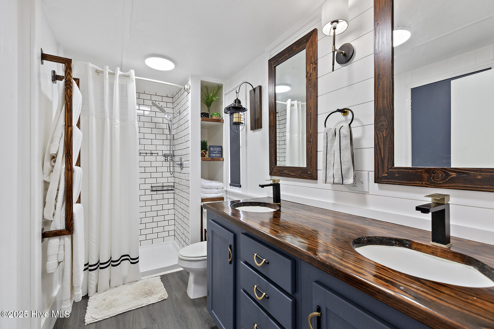 100544920 | Photo 25