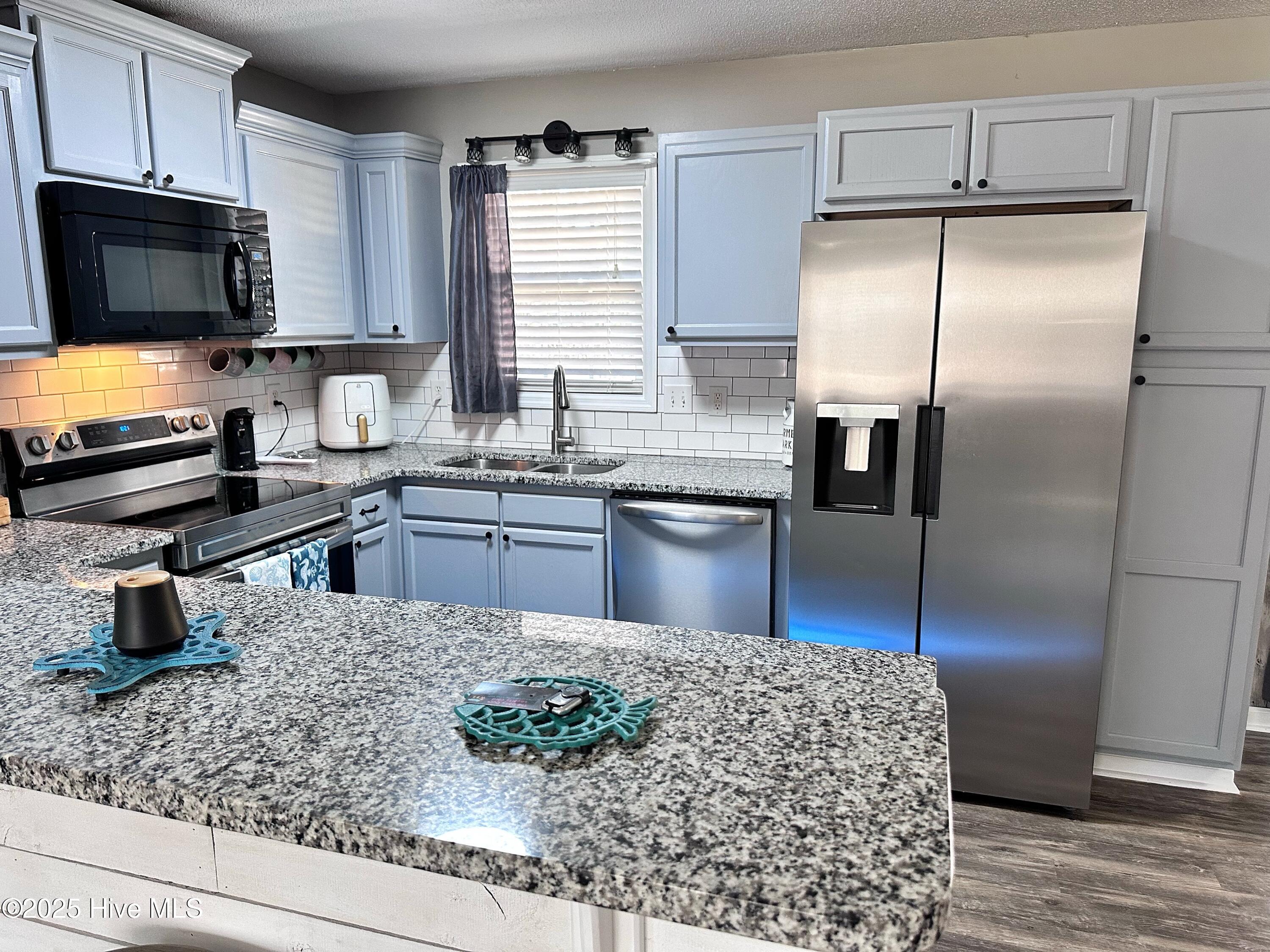 100546985 | Photo 10