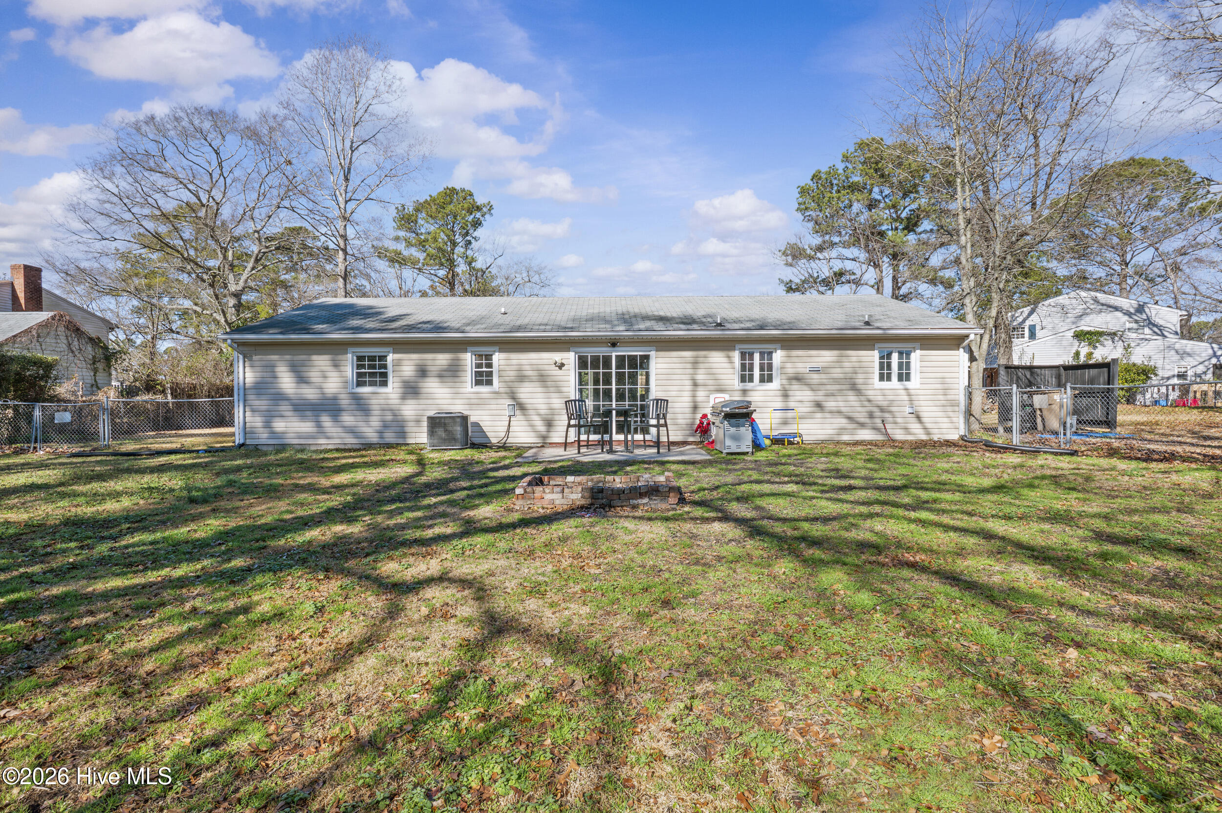 100550340 | Photo 24