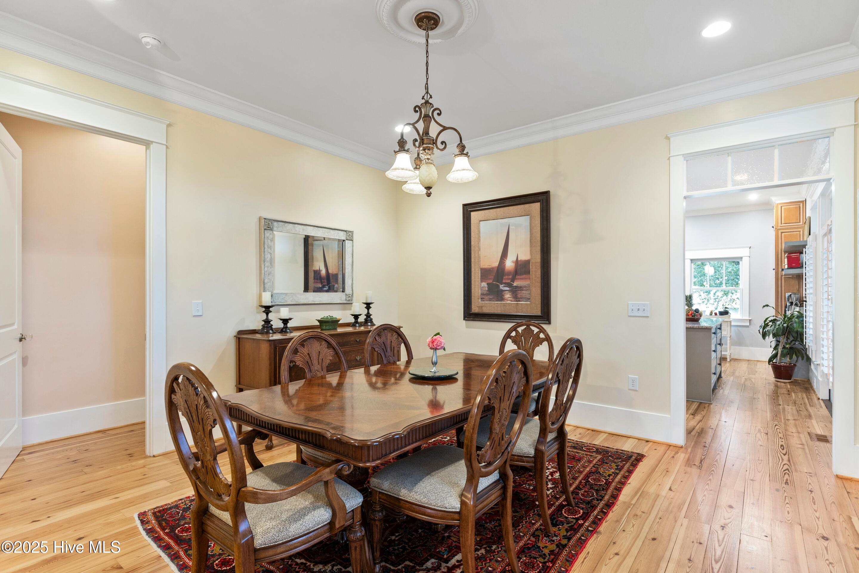 100544140 | Photo 24