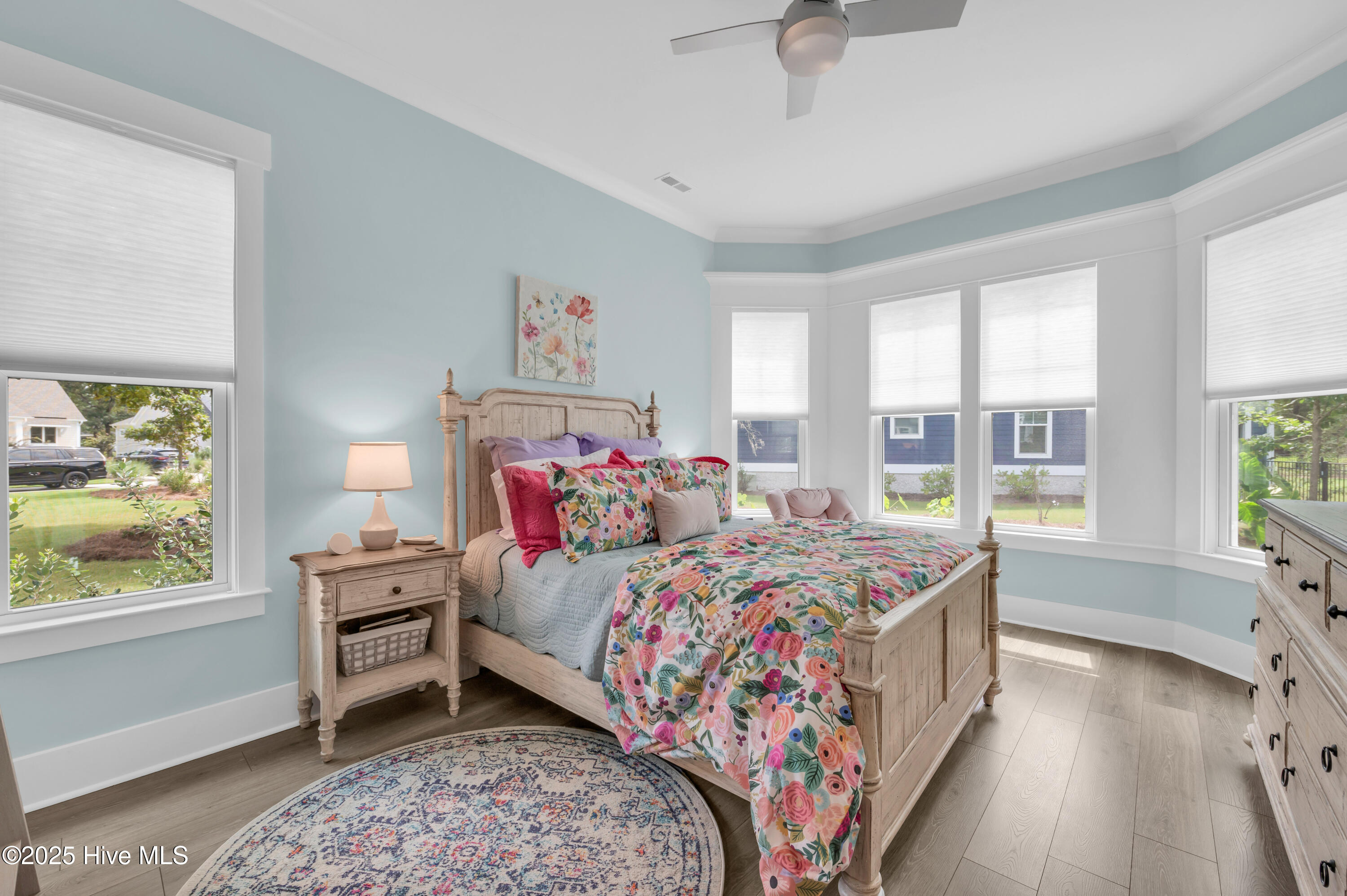 100528292 | Photo 32