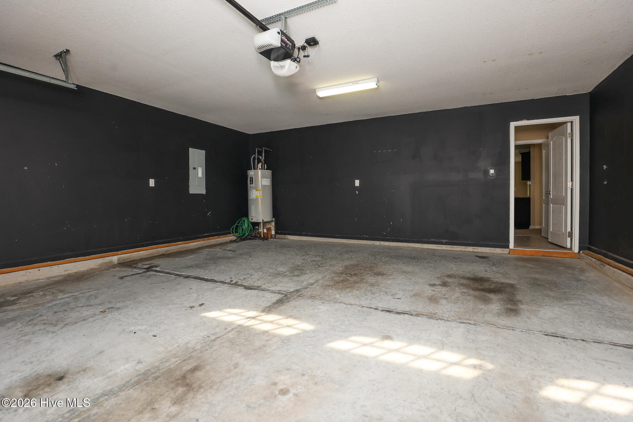 100562505 | Photo 33