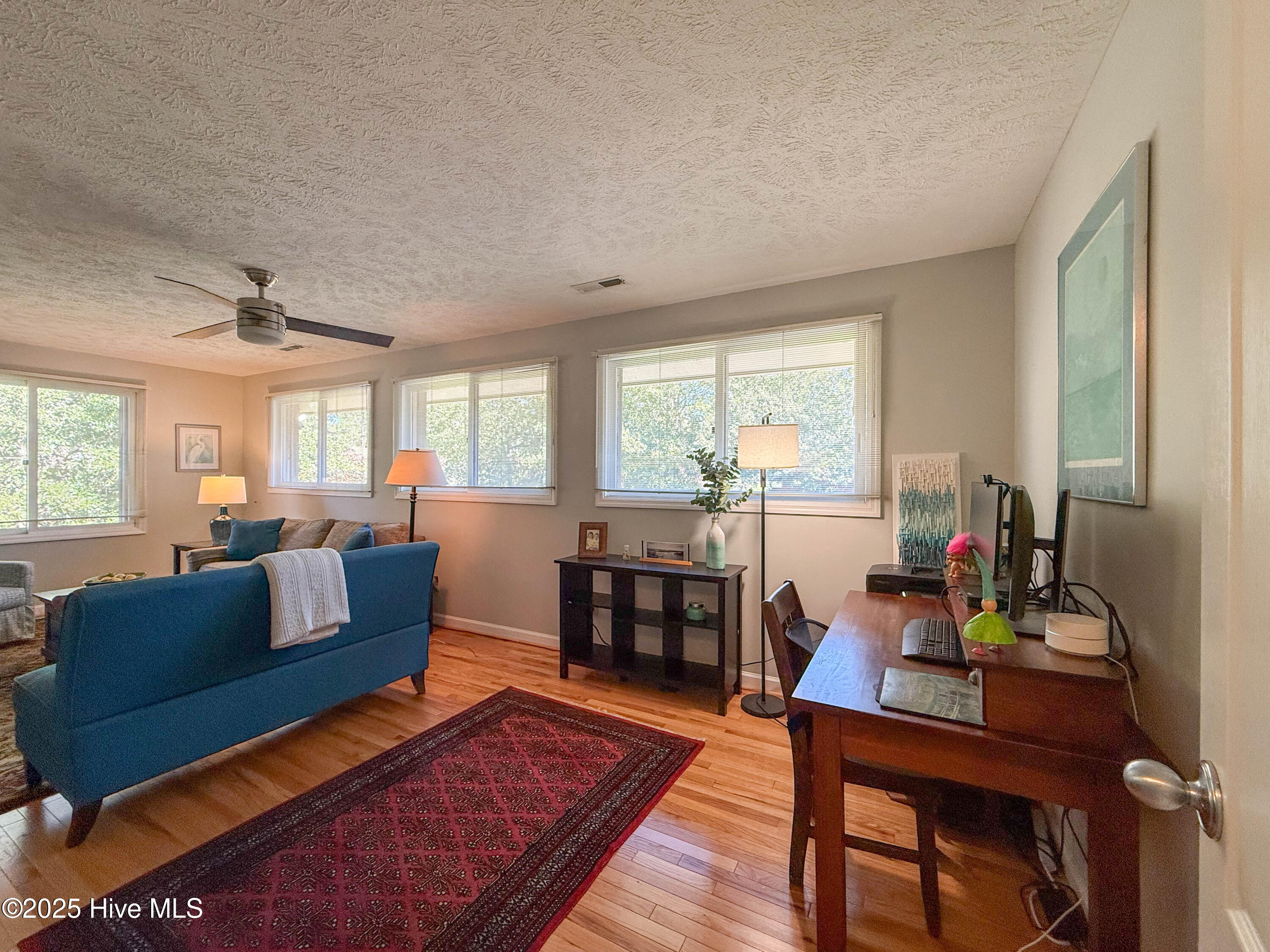 100538841 | Photo 52