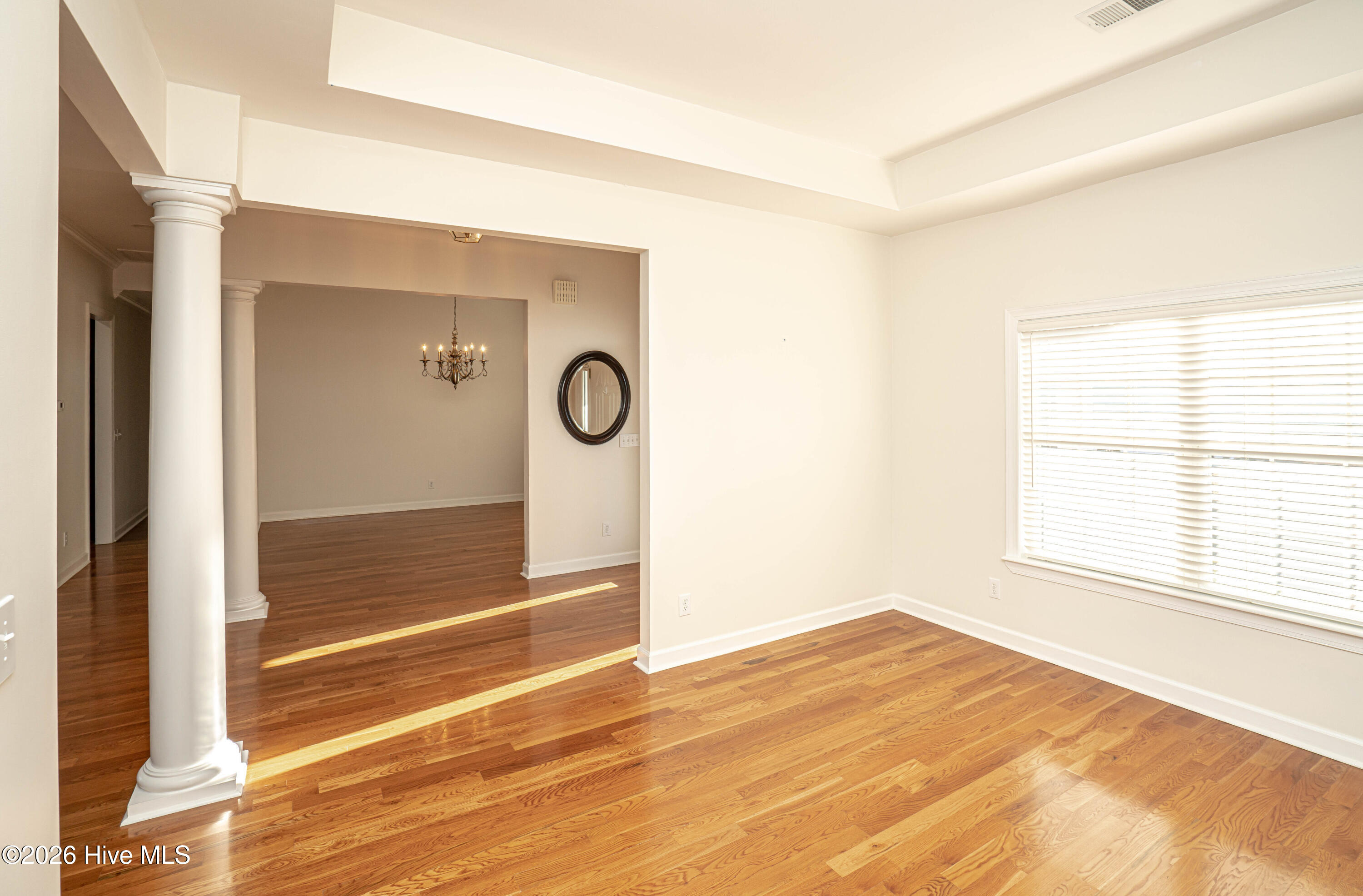 100553430 | Photo 15