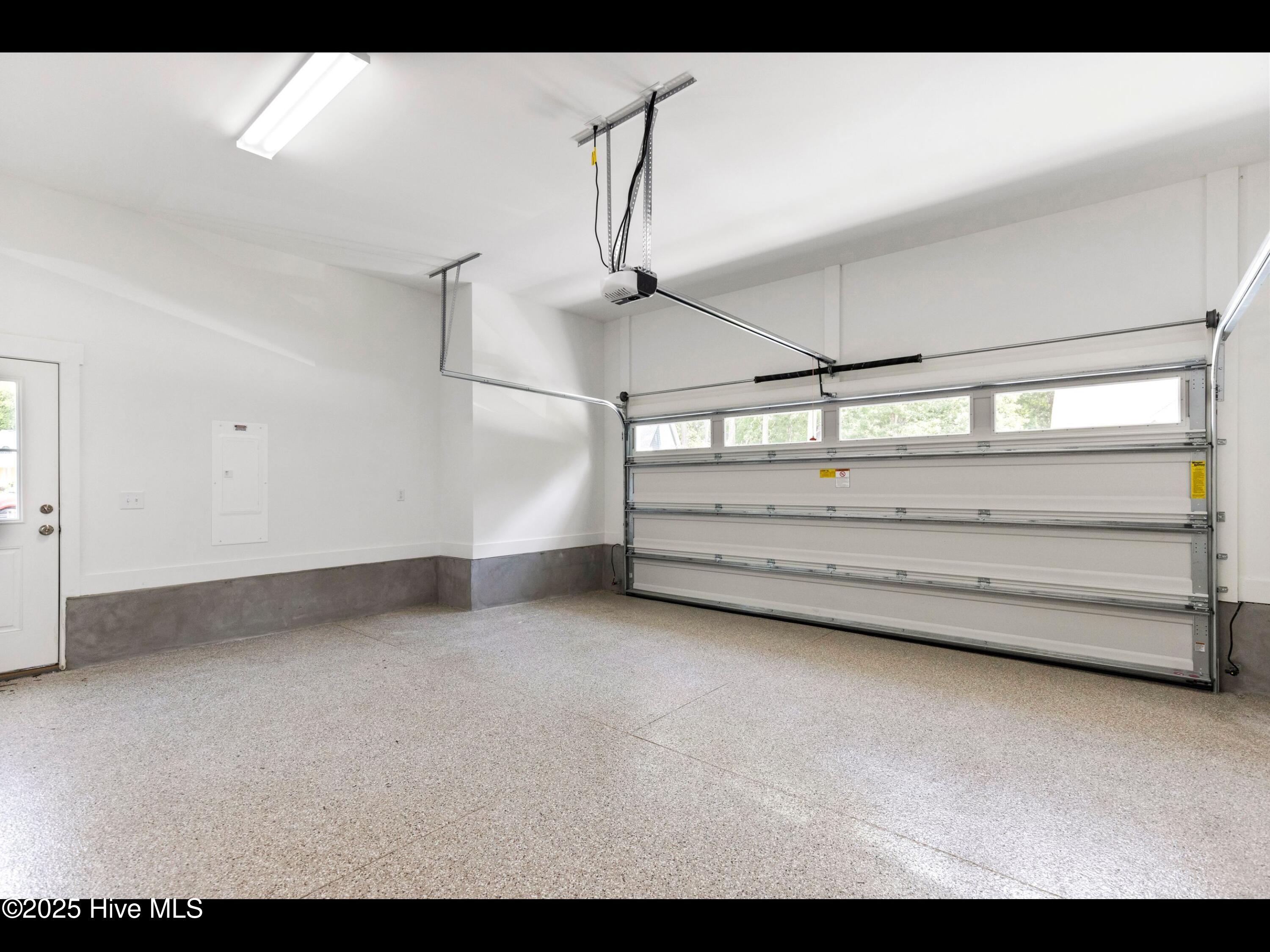 100490321 | Photo 45