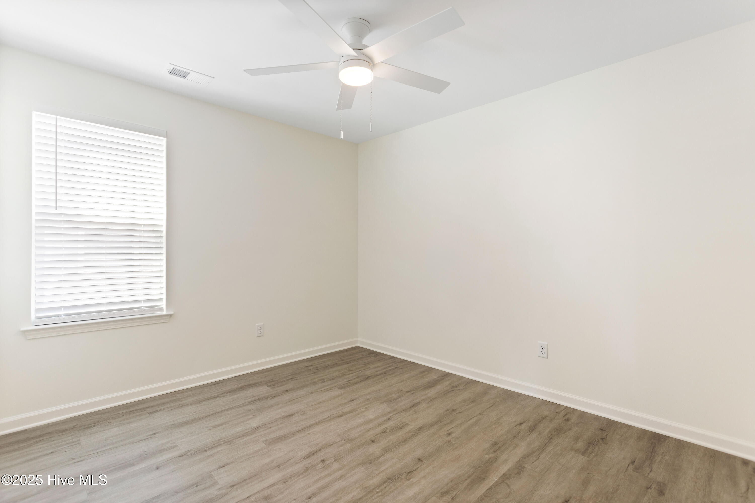 100542744 | Photo 17