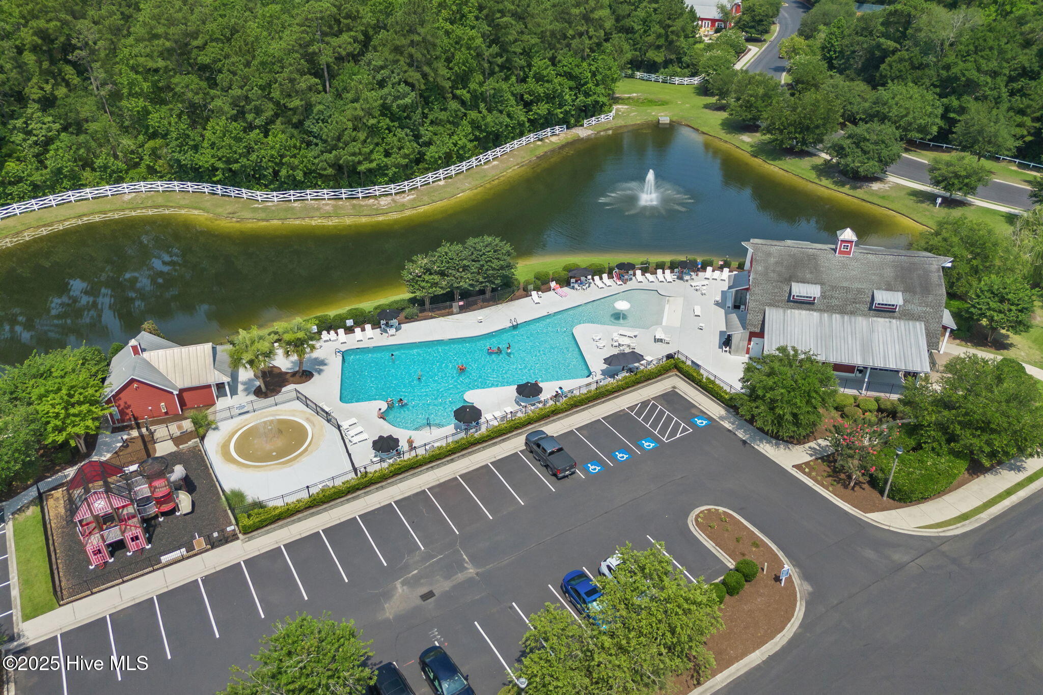 100542570 | Photo 60