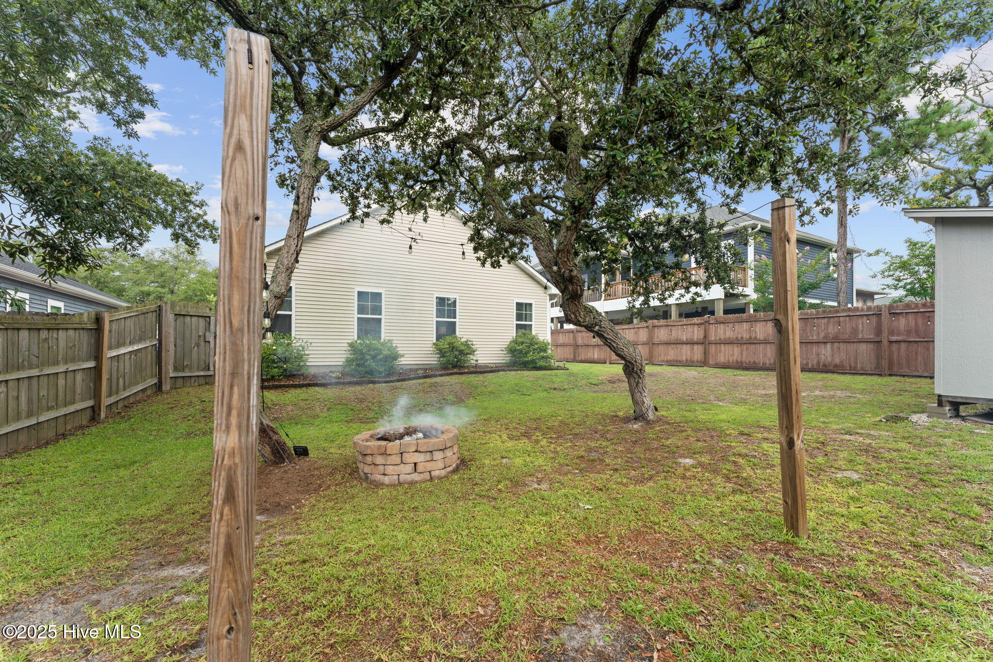 100548300 | Photo 47