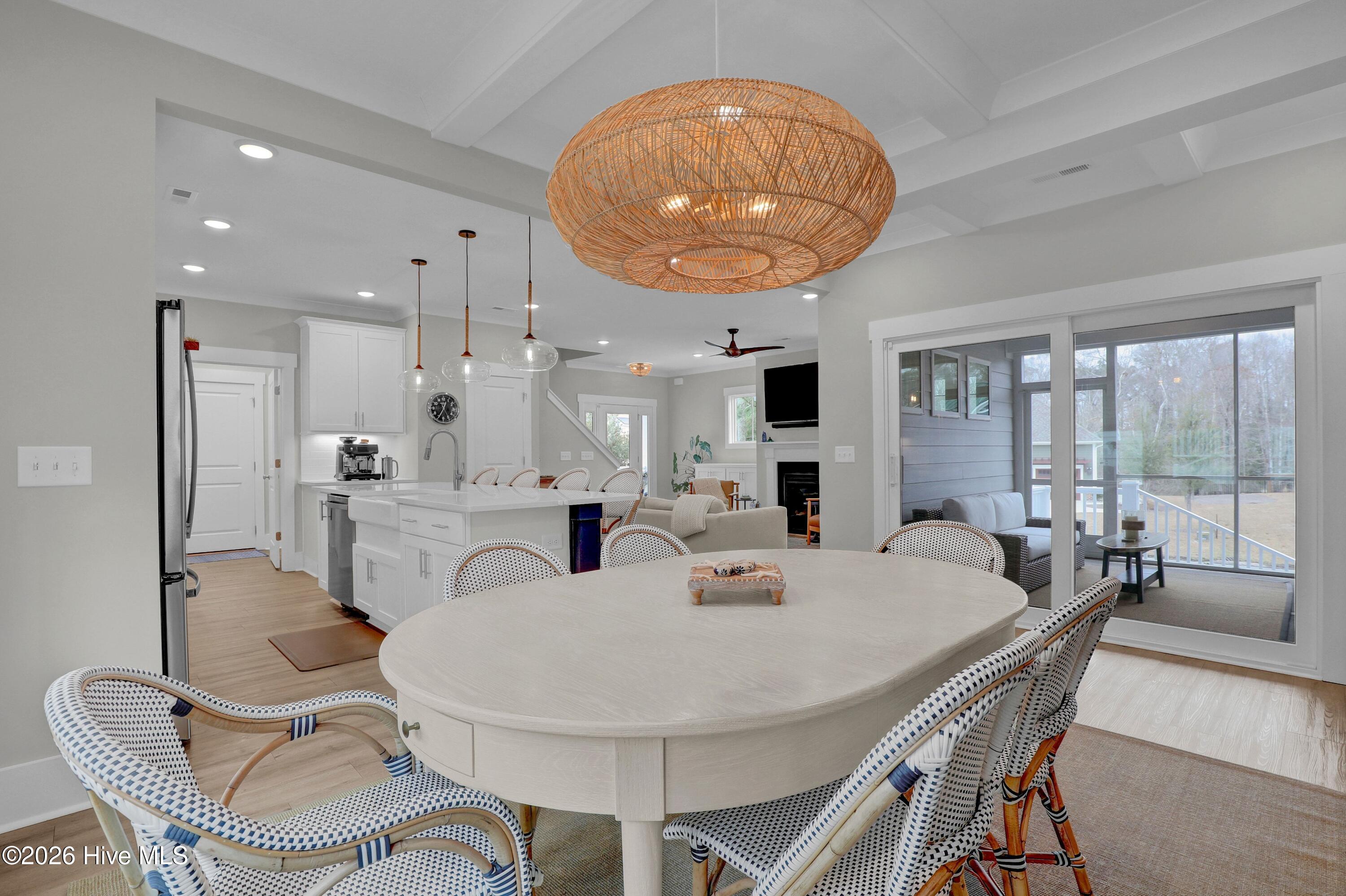 100565669 | Photo 17