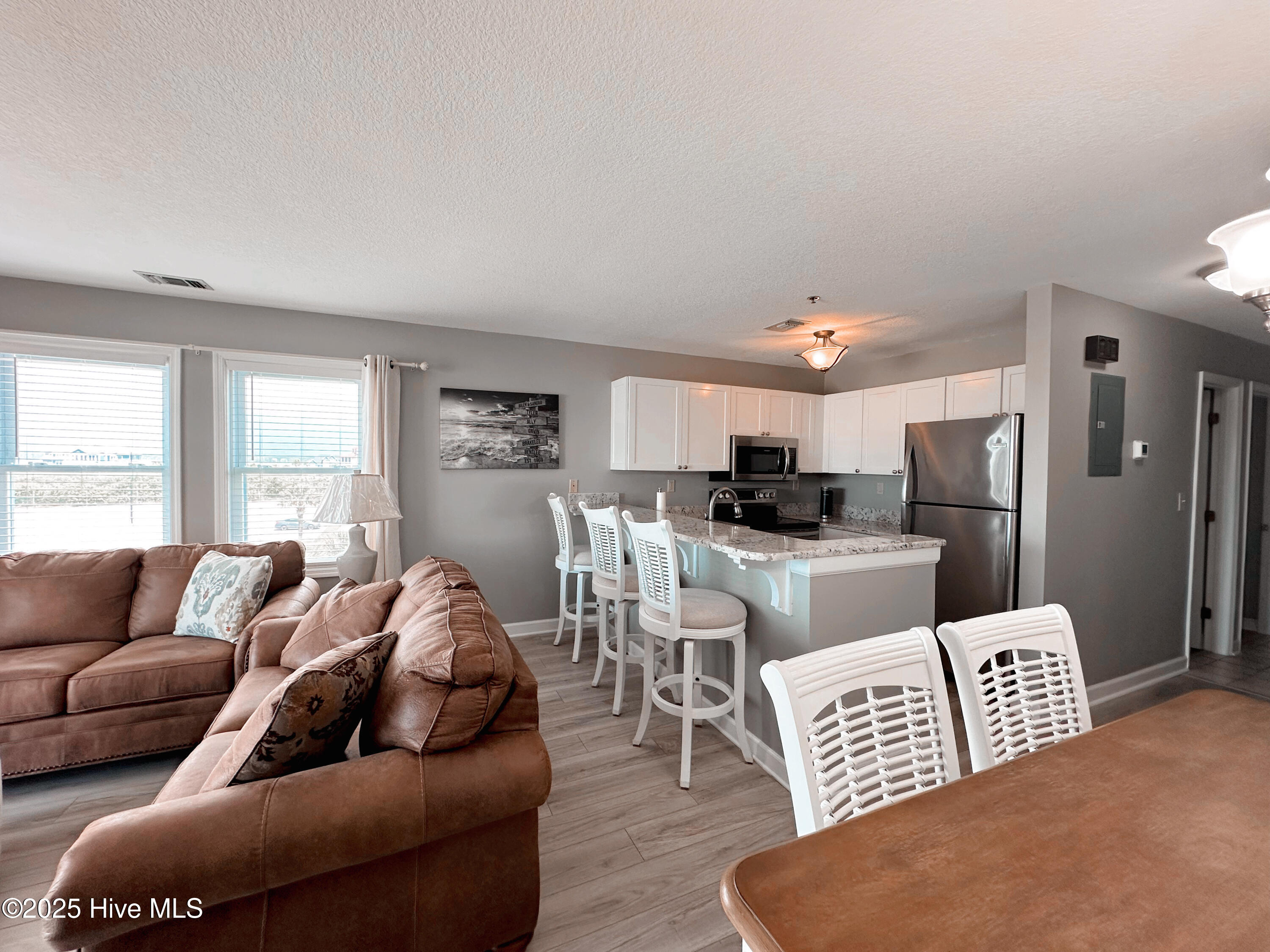 100528881 | Photo 11