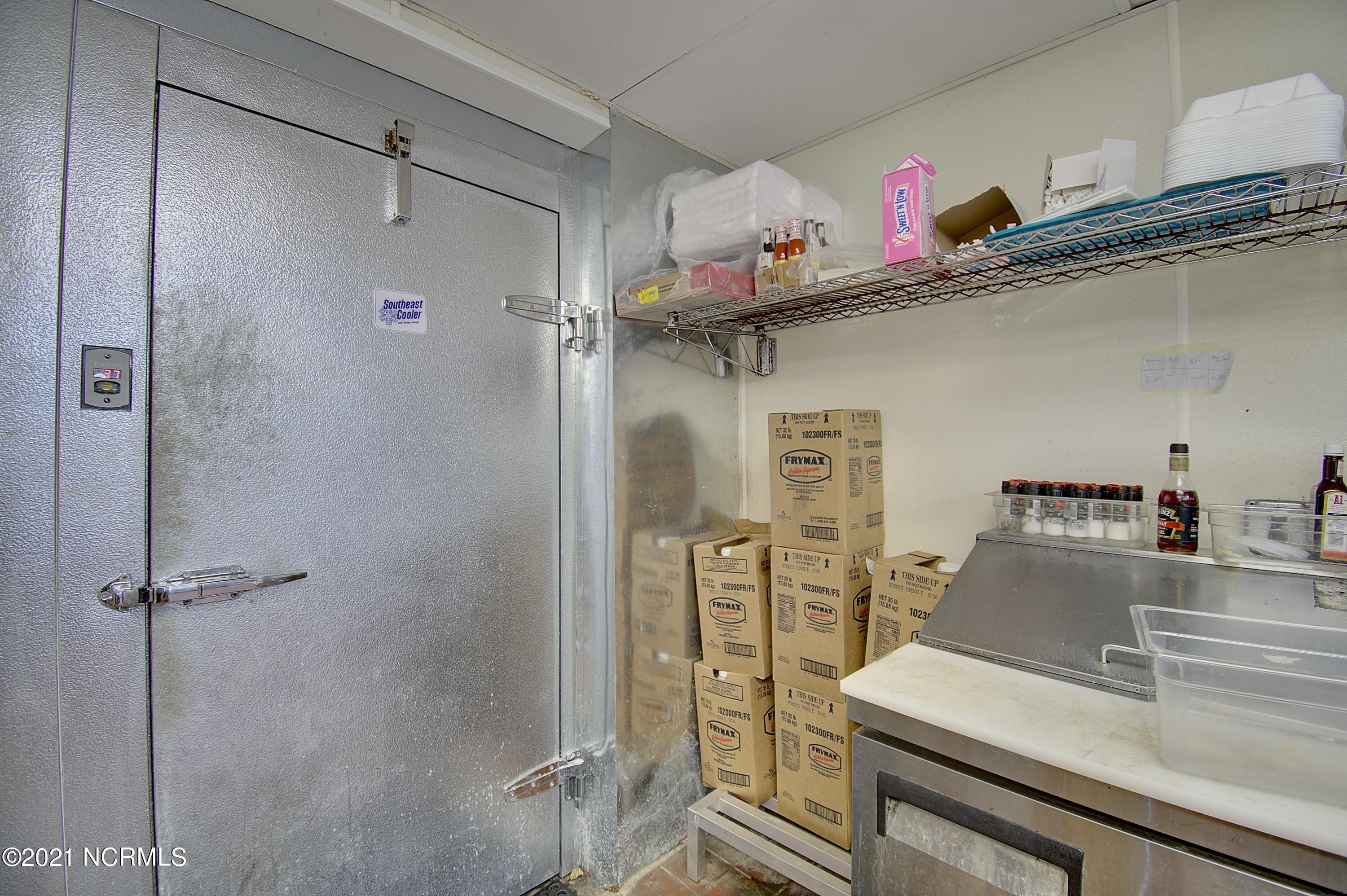 100502162 | Photo 26