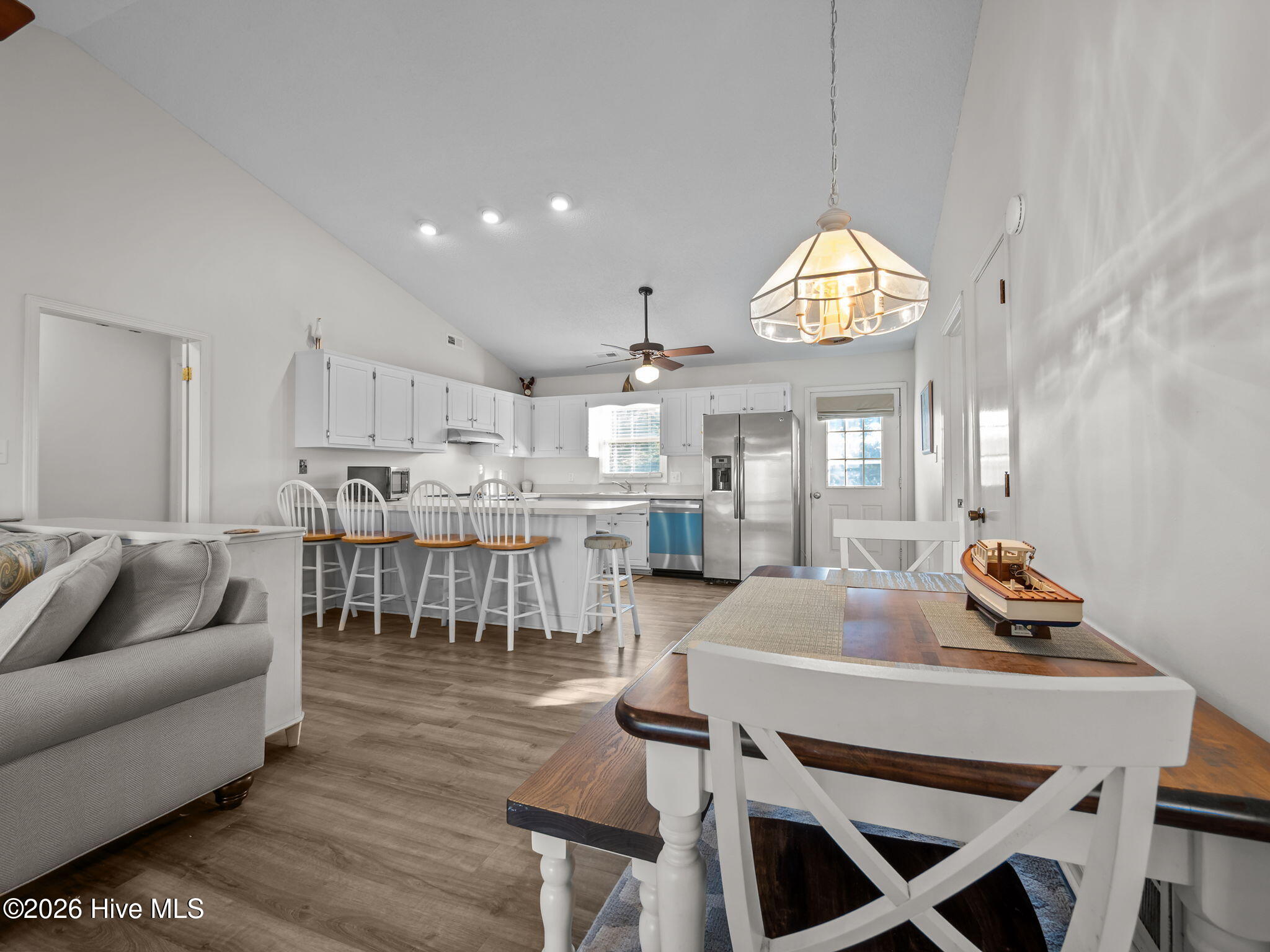 100551194 | Photo 26