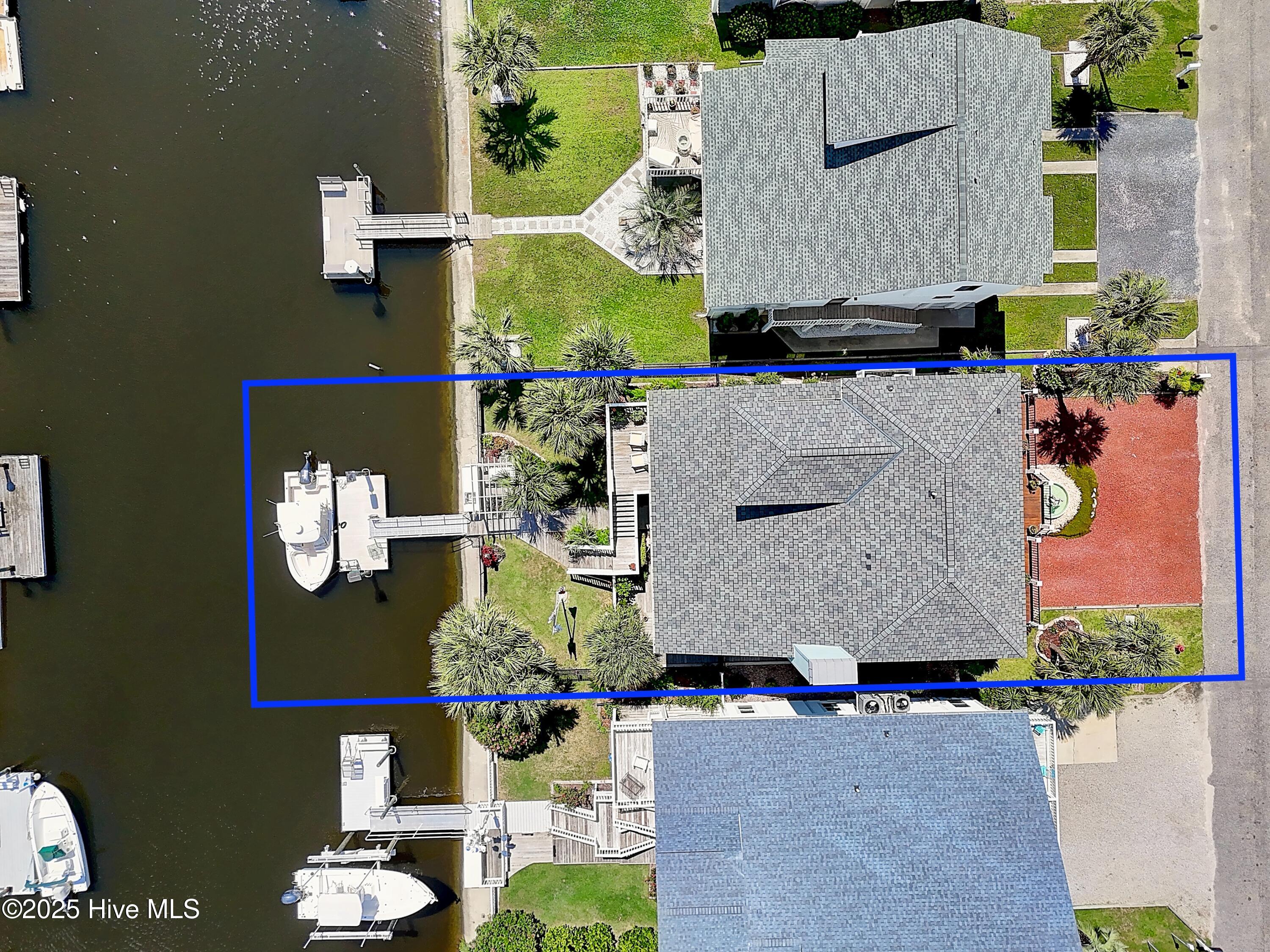 100527373 | Photo 75