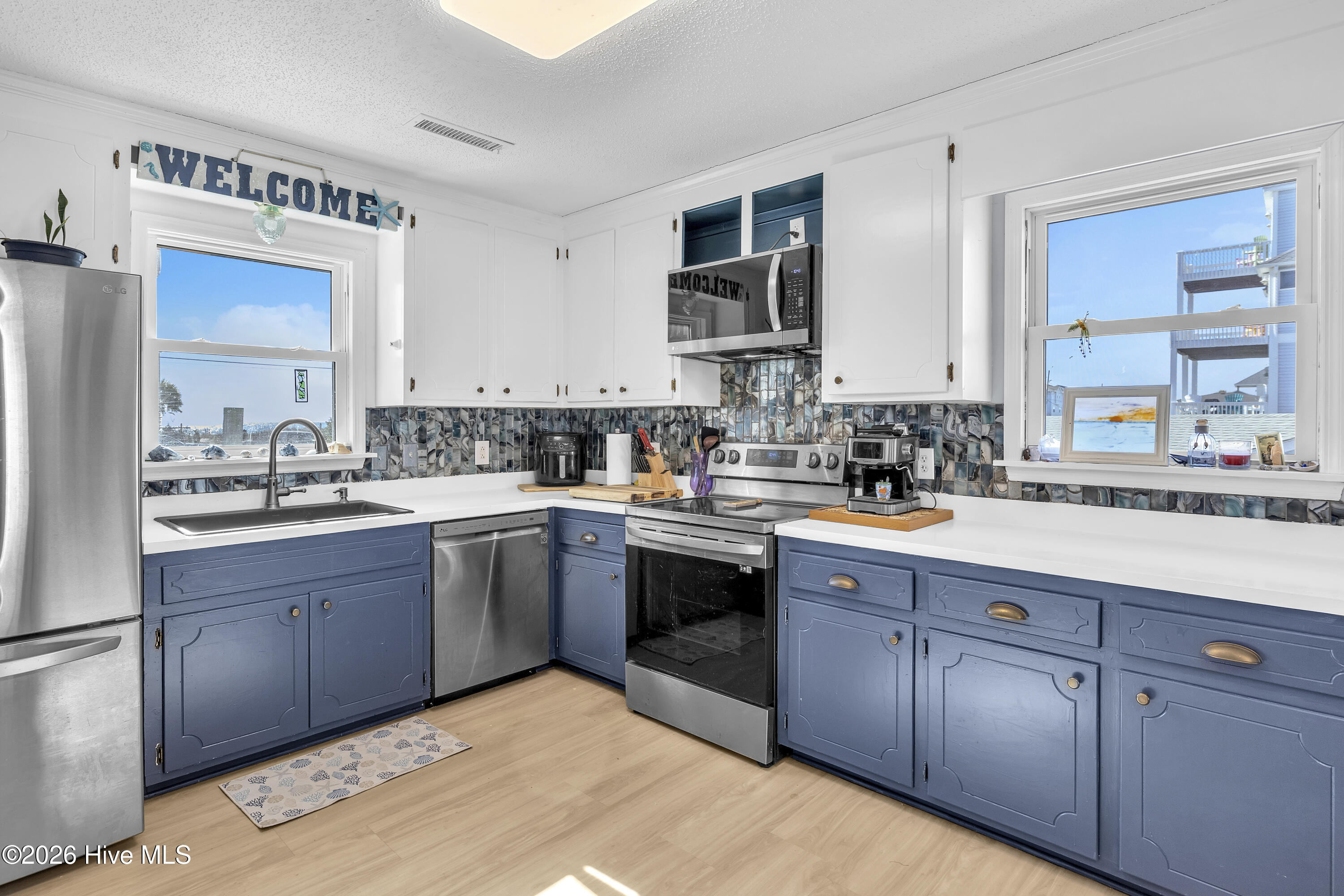 100545585 | Photo 16