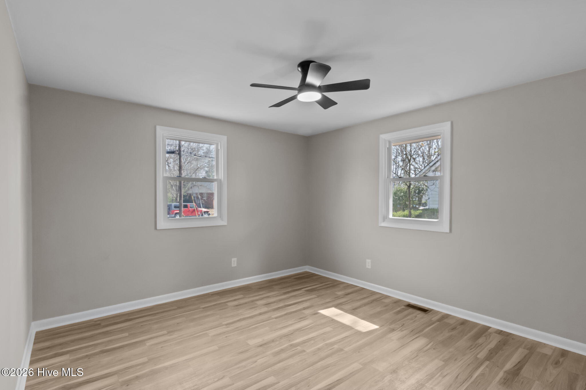 100557666 | Photo 28