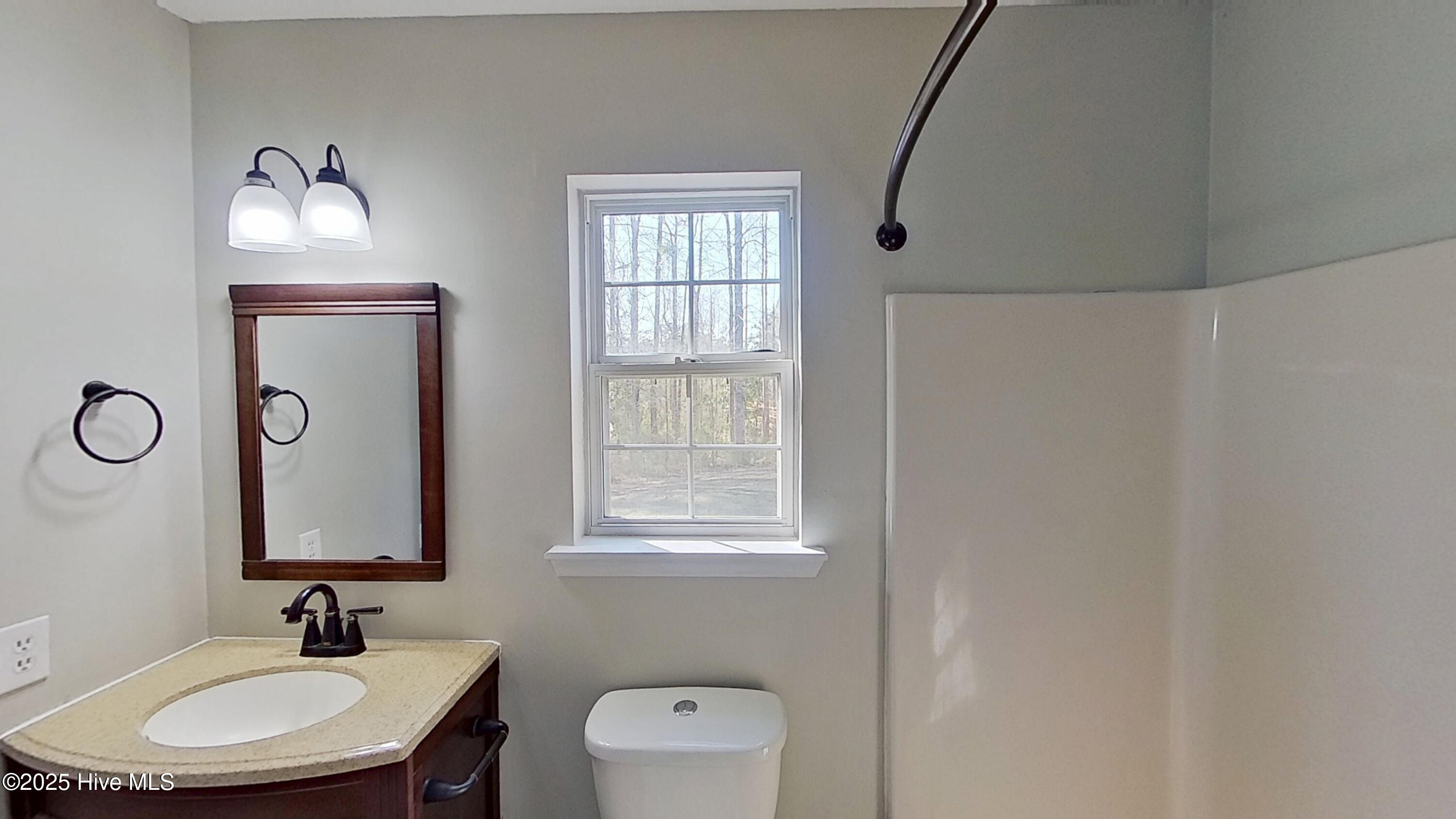 100550449 | Photo 13