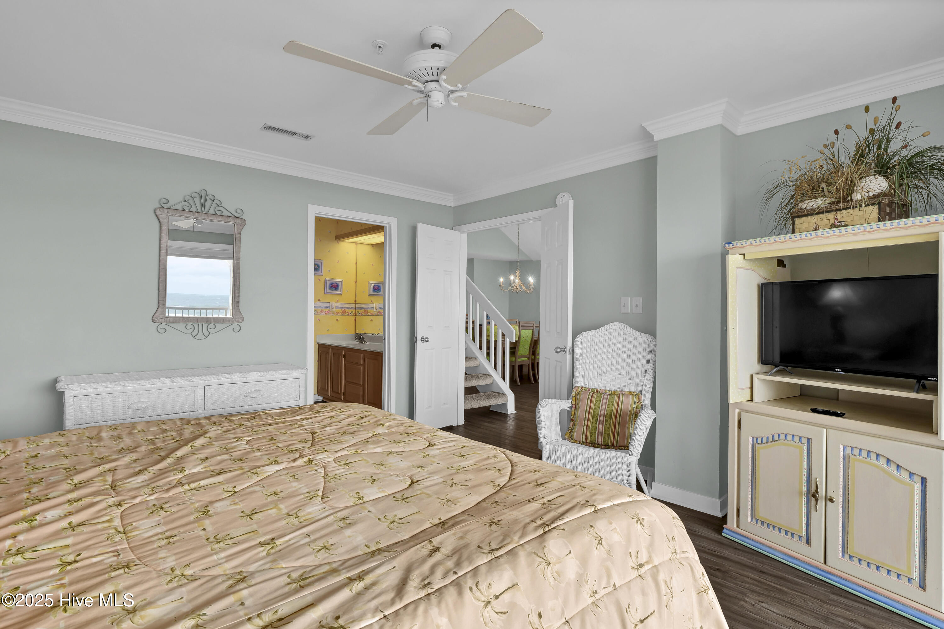 100535604 | Photo 22