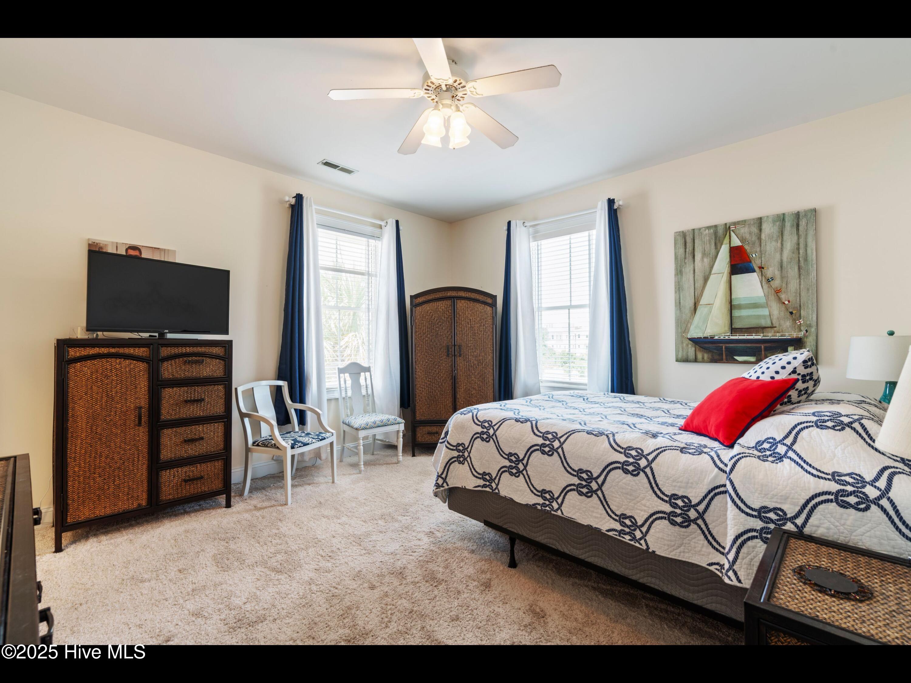 100511839 | Photo 49