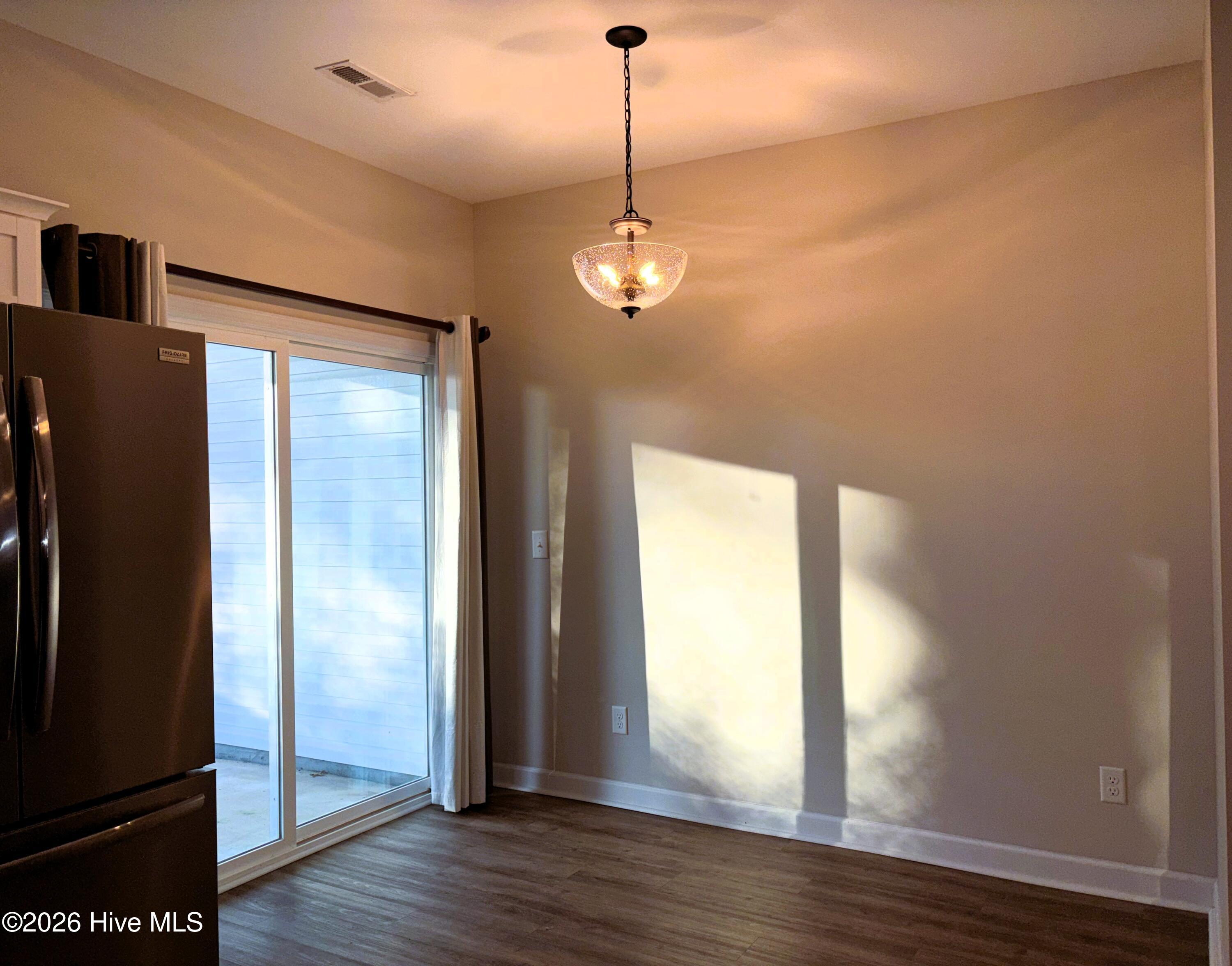 100560134 | Photo 14