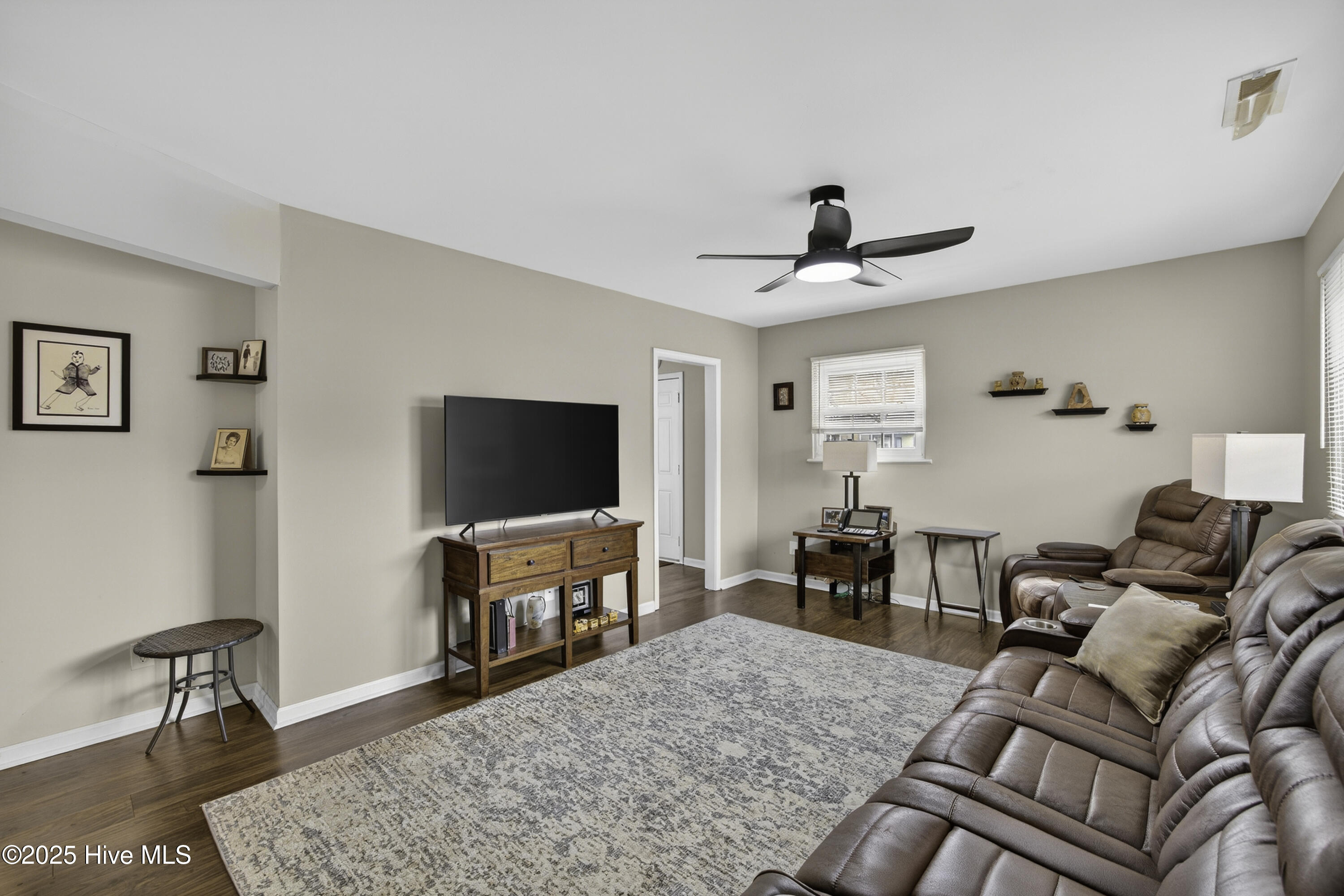 100544065 | Photo 14