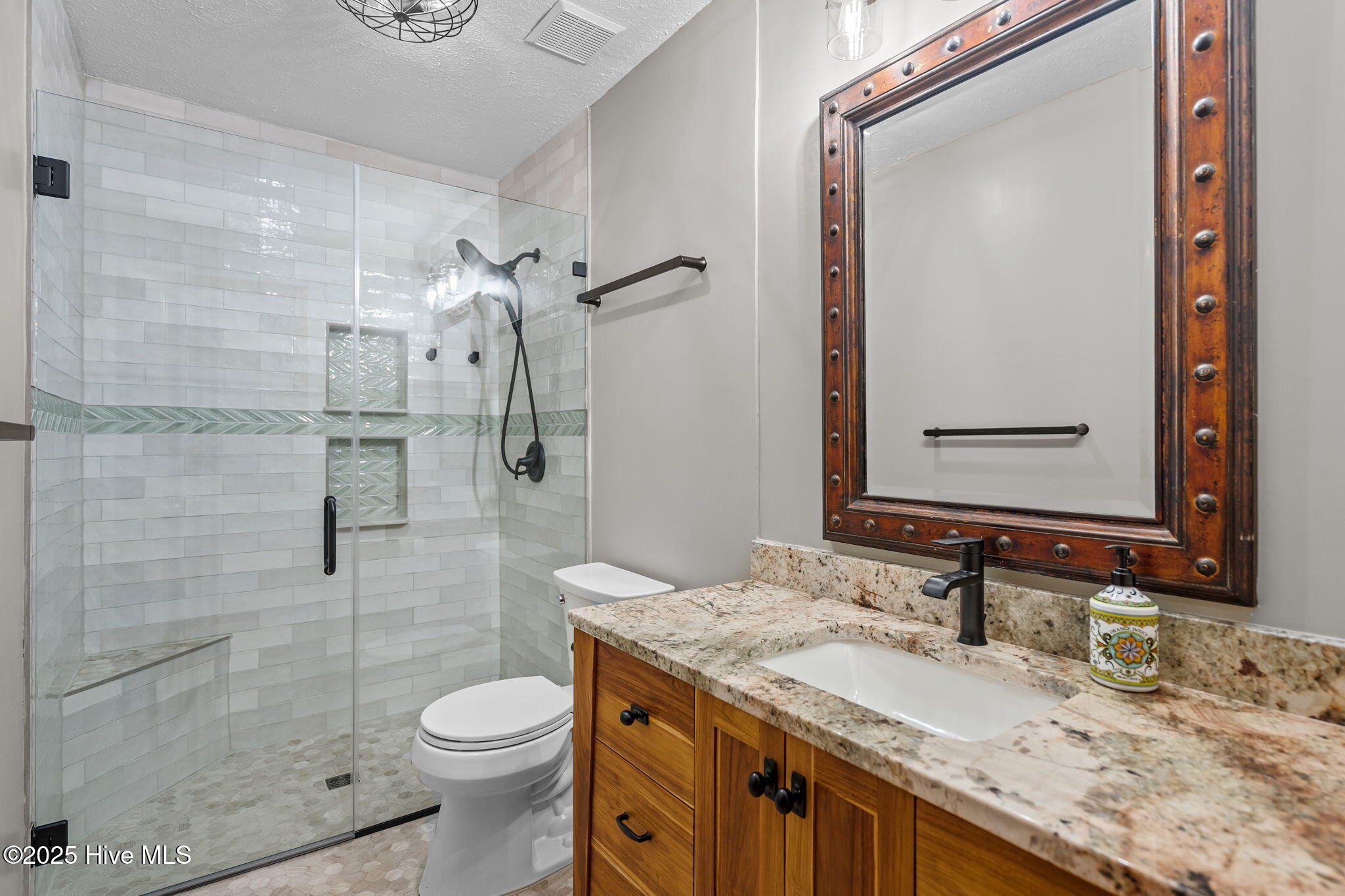 100536455 | Photo 28