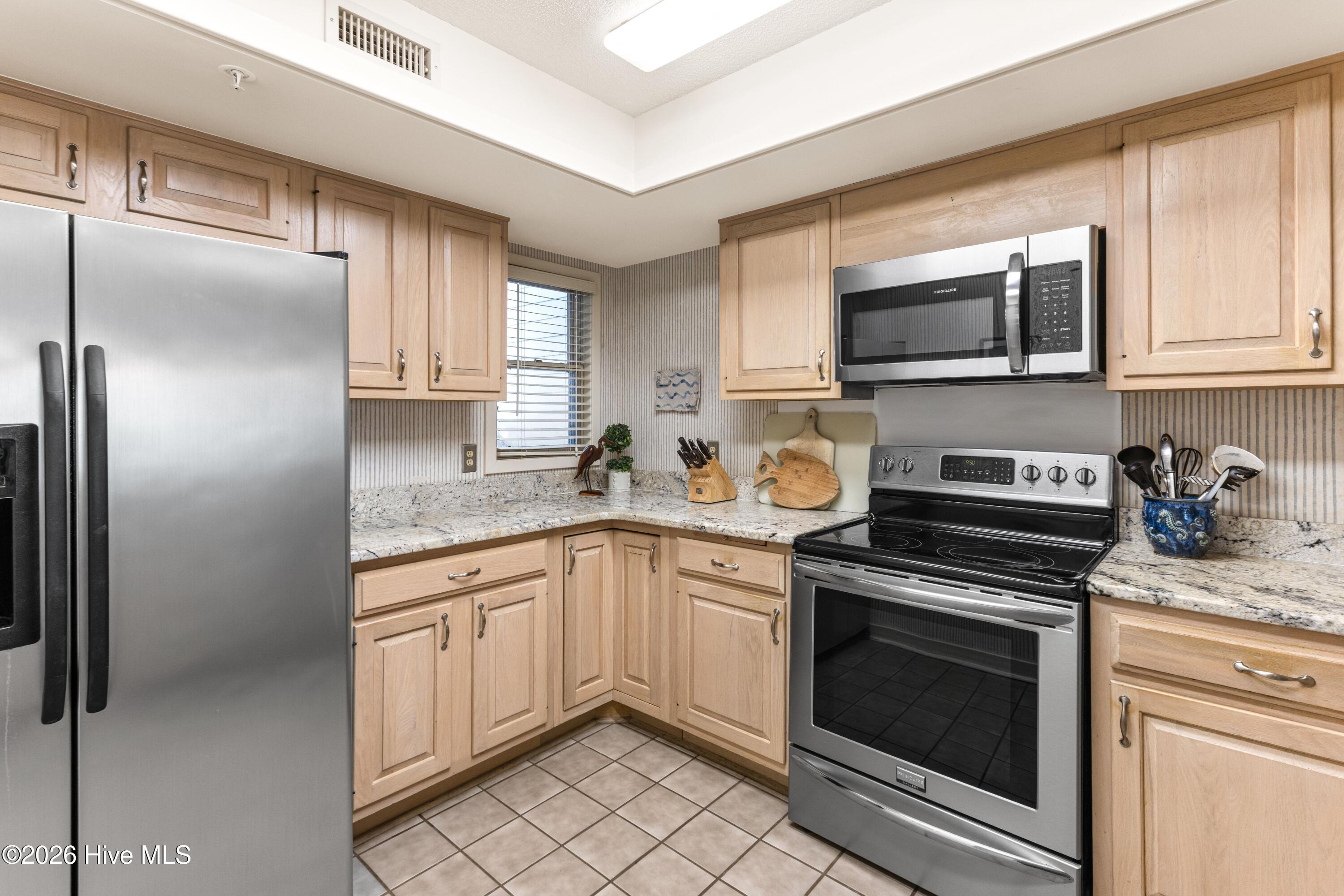 100549677 | Photo 15