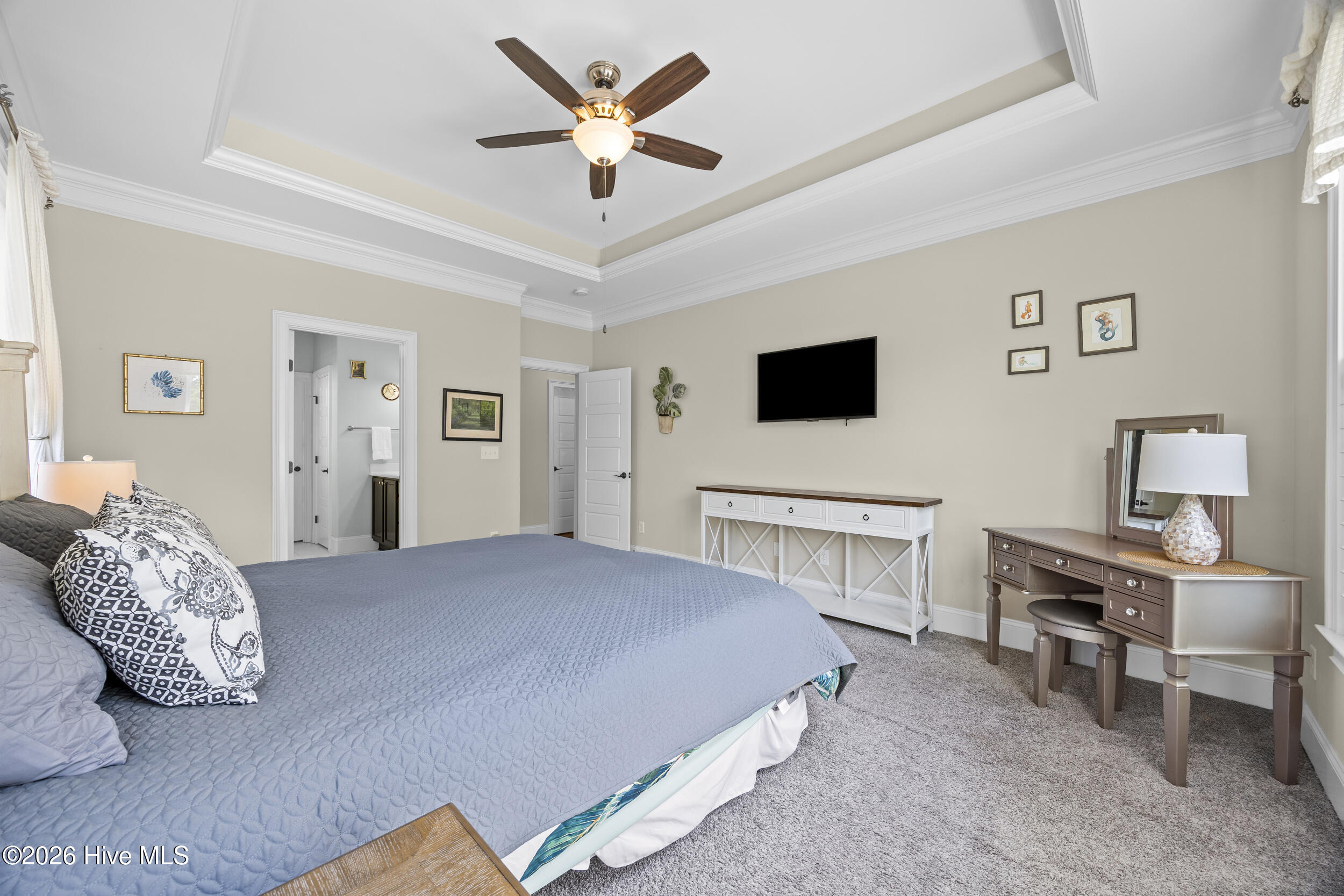 100565647 | Photo 26