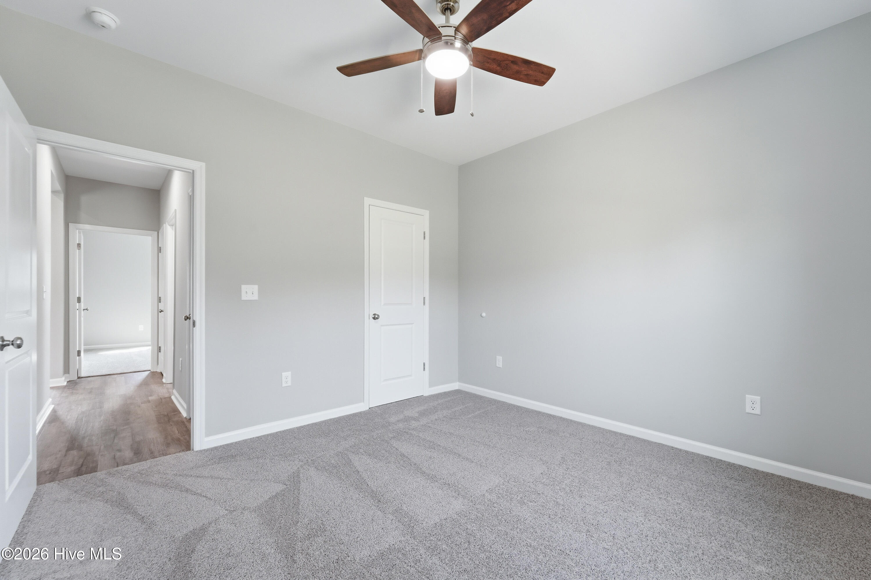 100562005 | Photo 23