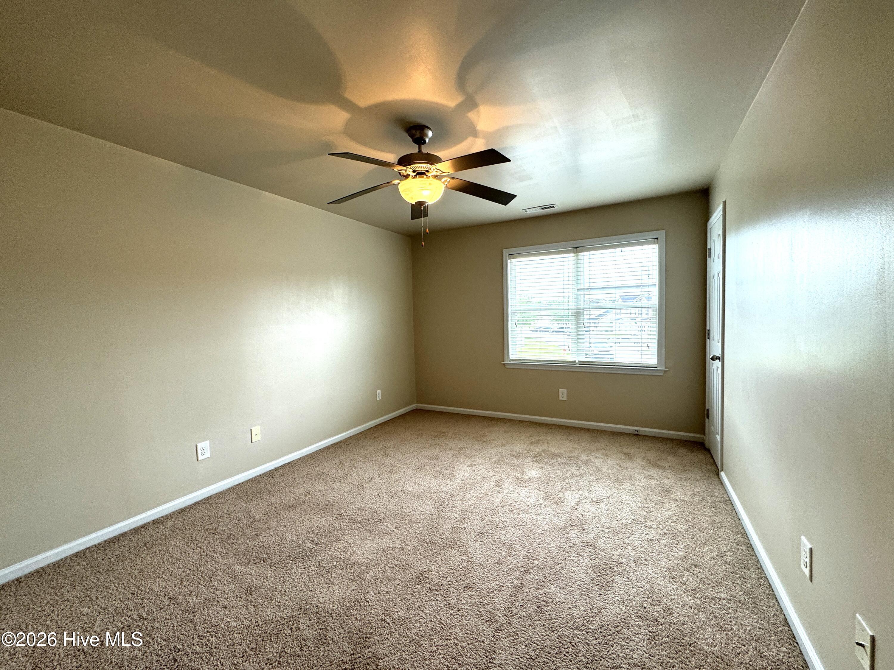 100567130 | Photo 17