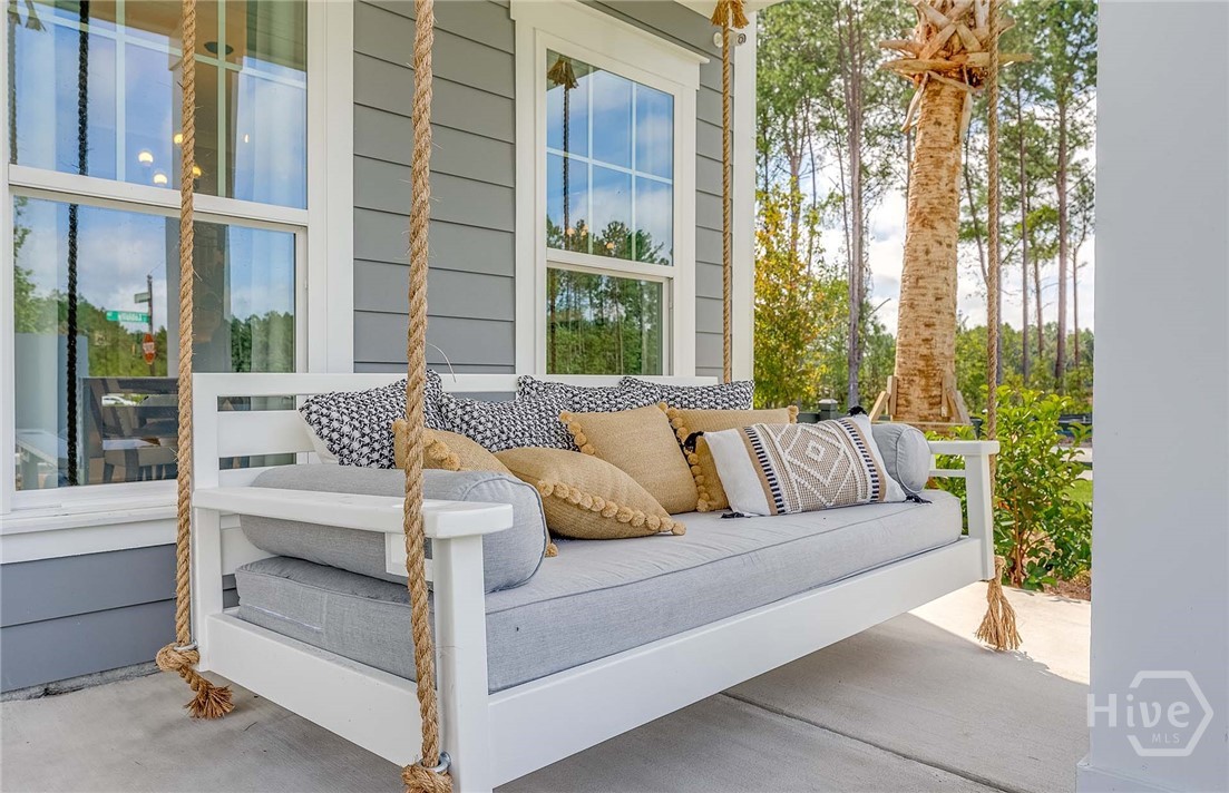 Pictures, photographs, colors, features, and sizes are for illustration purposes only and will vary from the homes as built.