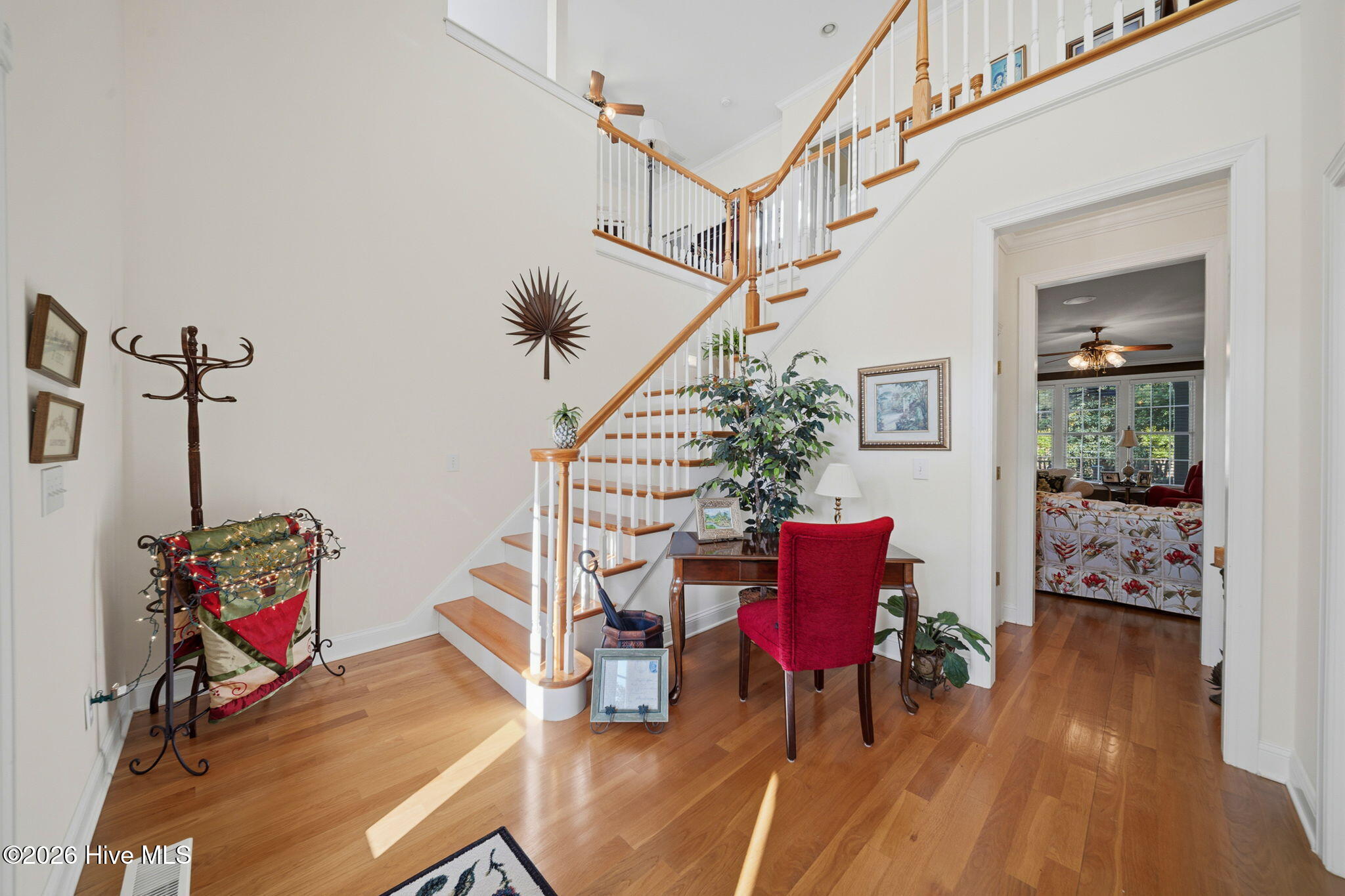 100570394 | Photo 12