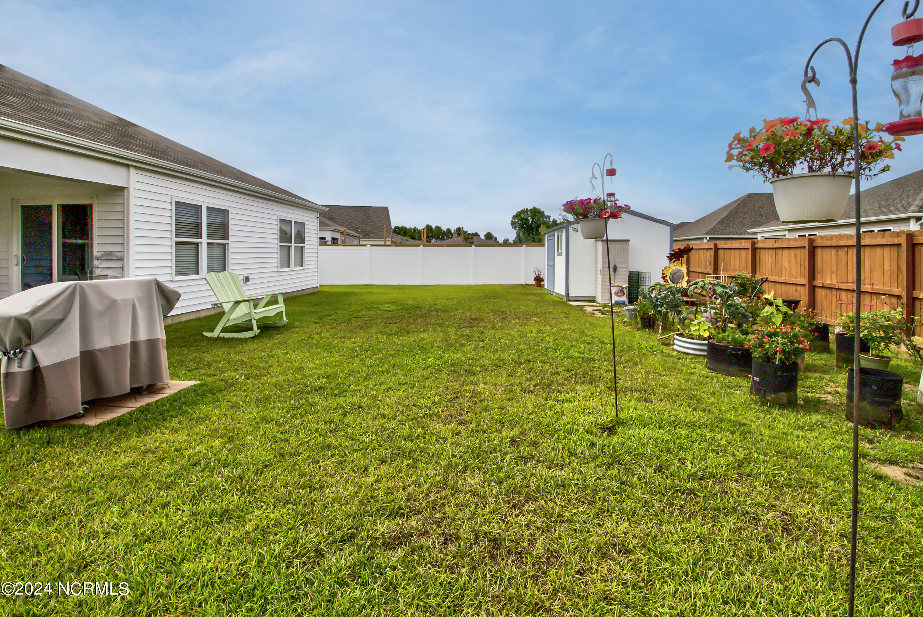 100563722 | Photo 39