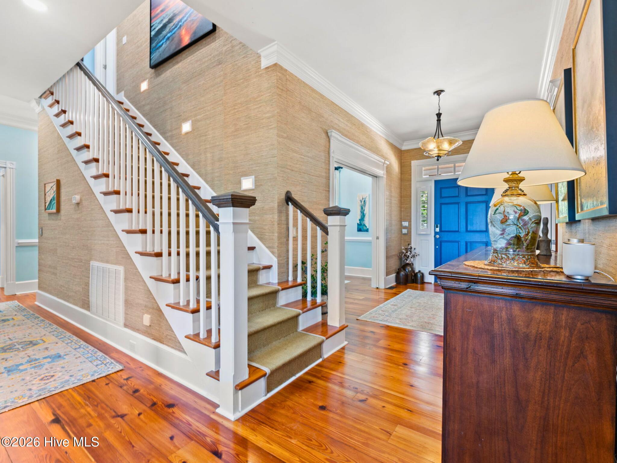 100568629 | Photo 27