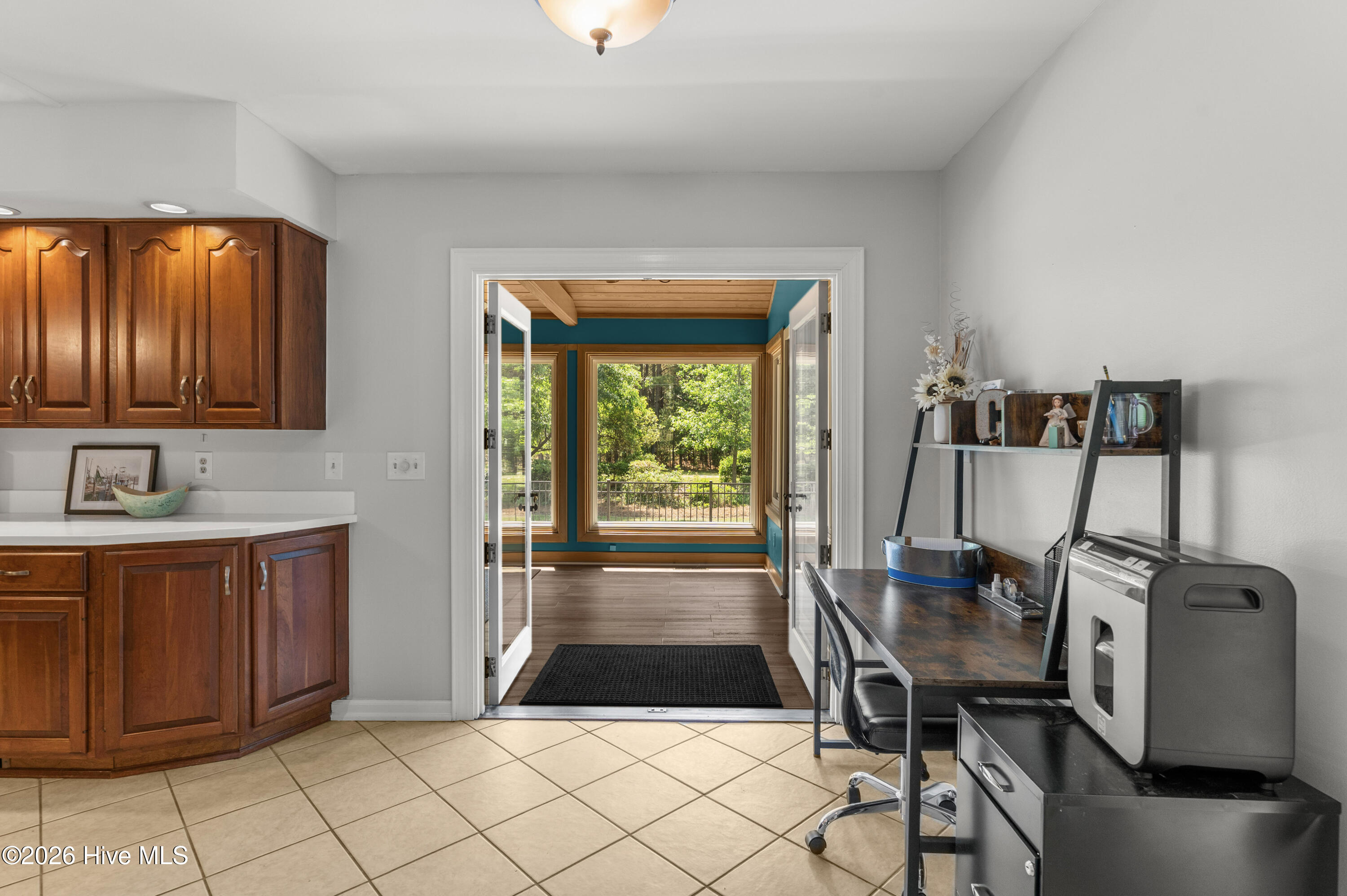 100569922 | Photo 24