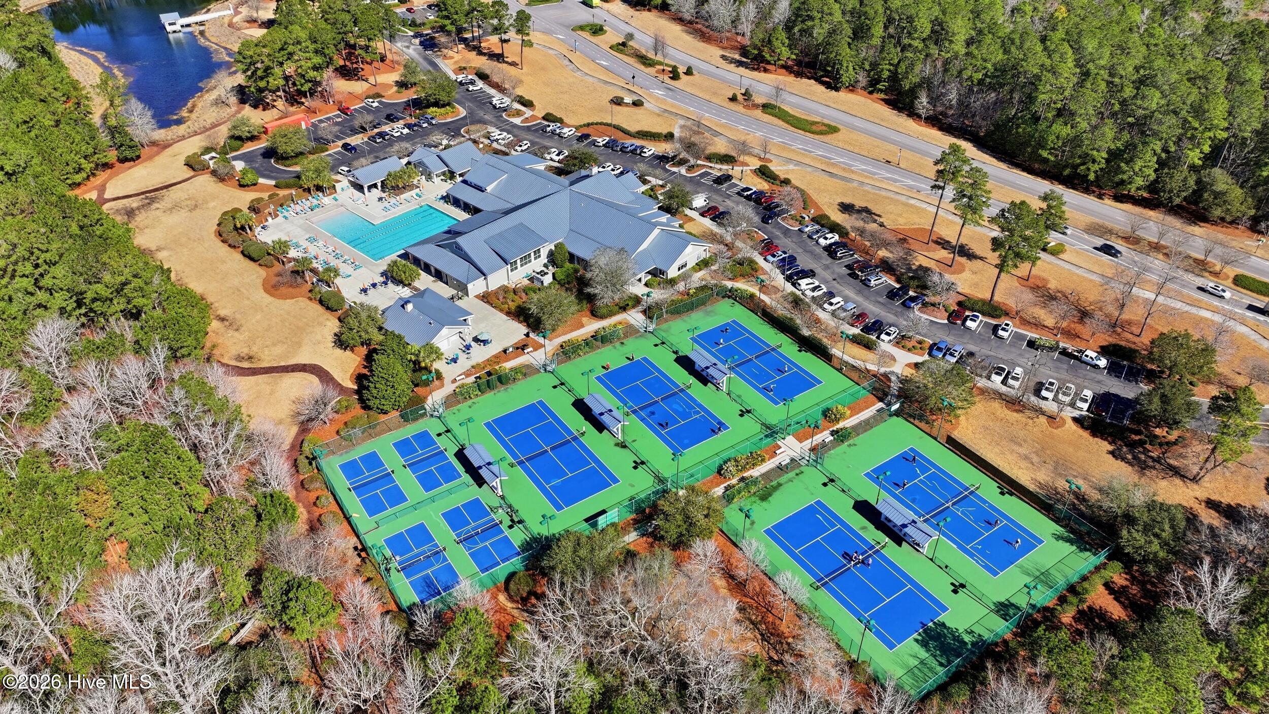 100556965 | Photo 53