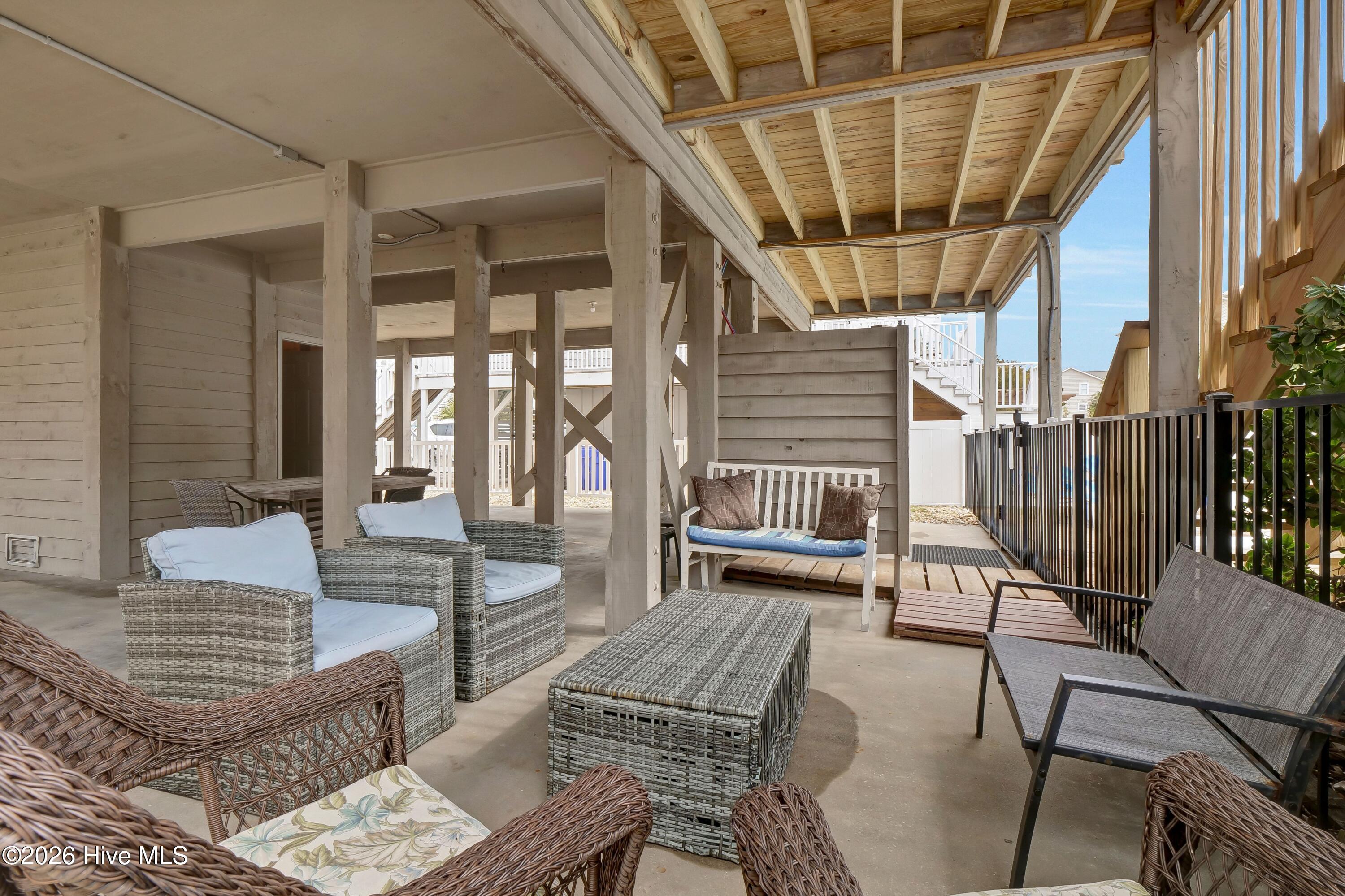 100556258 | Photo 43