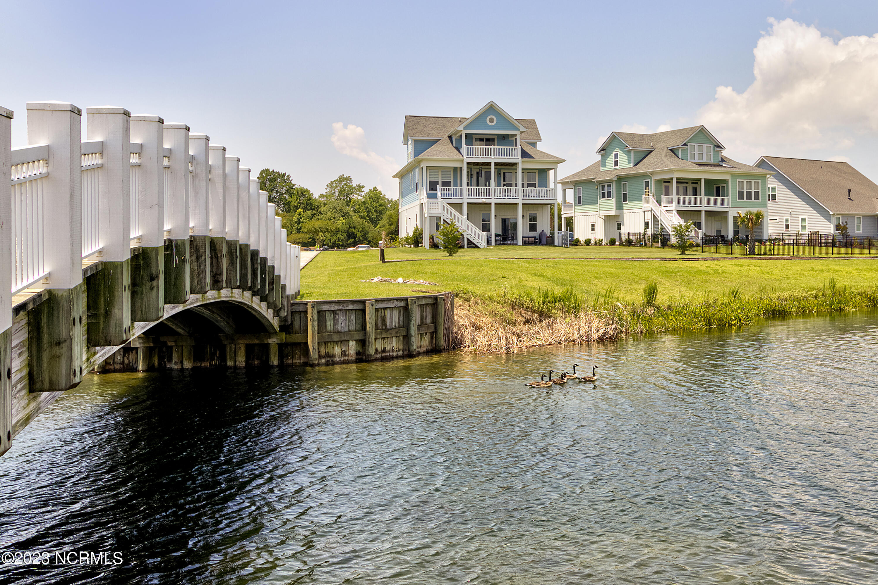 100562014 | Photo 43