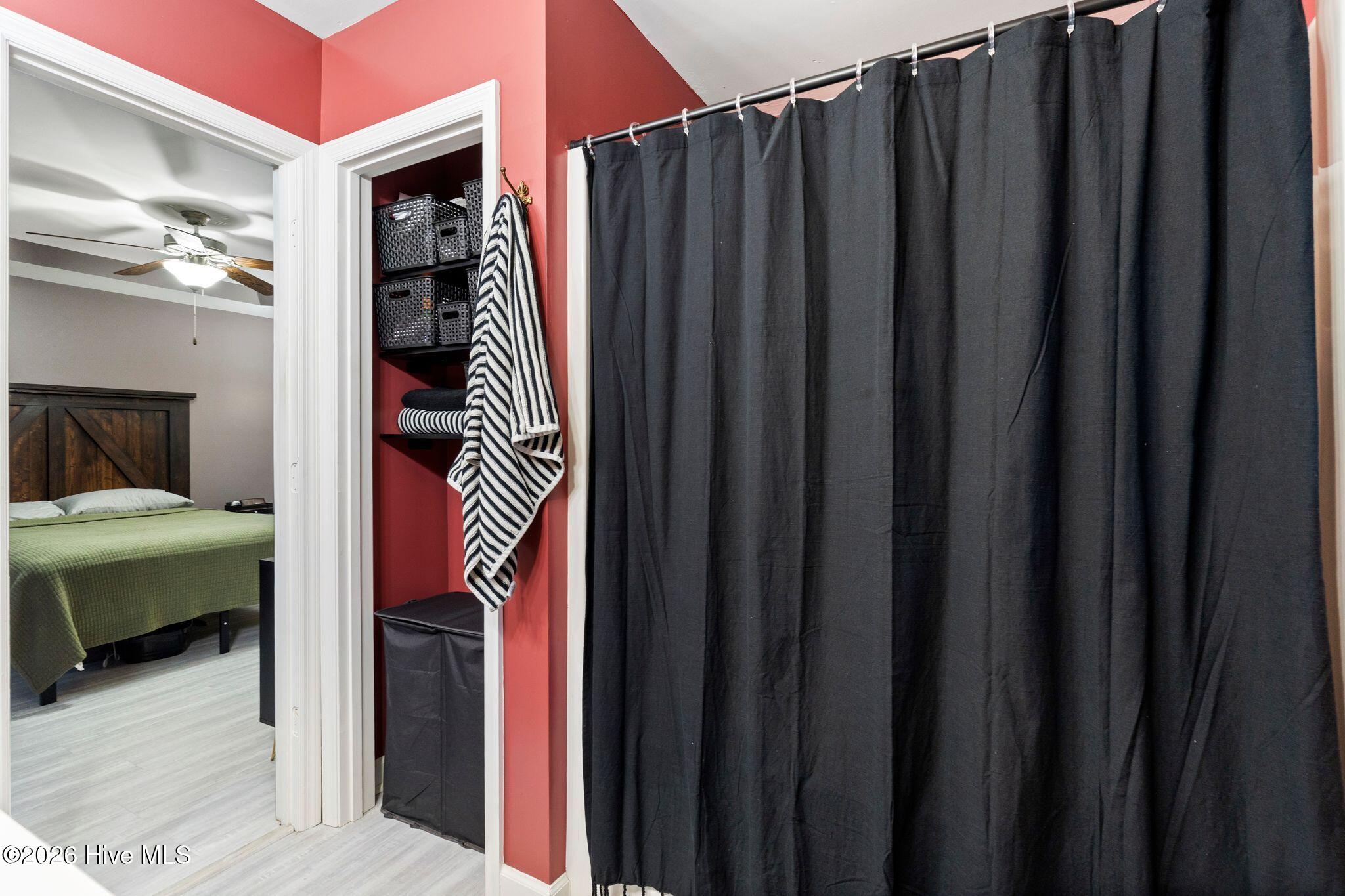 100556987 | Photo 34