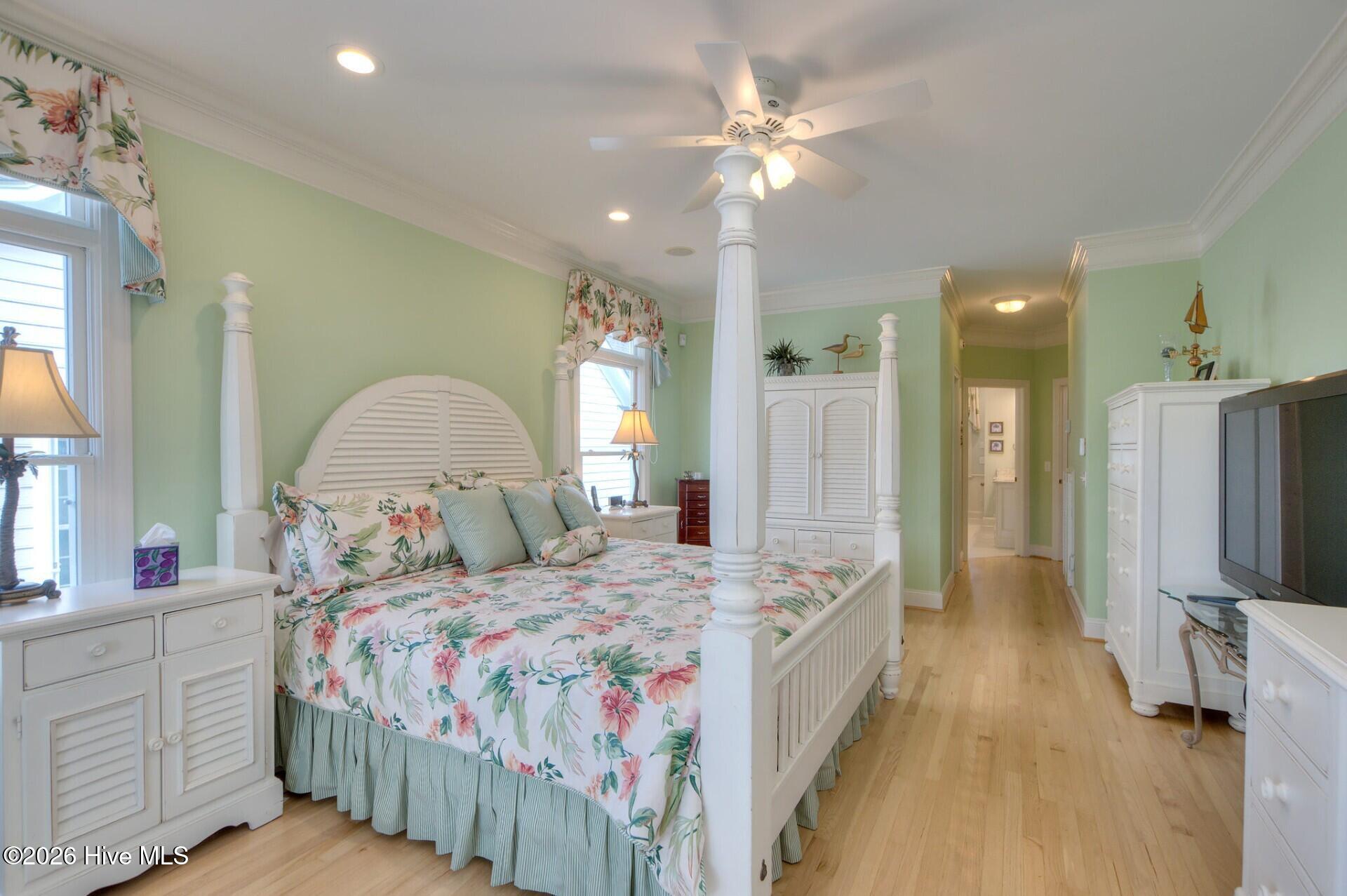 100553459 | Photo 74