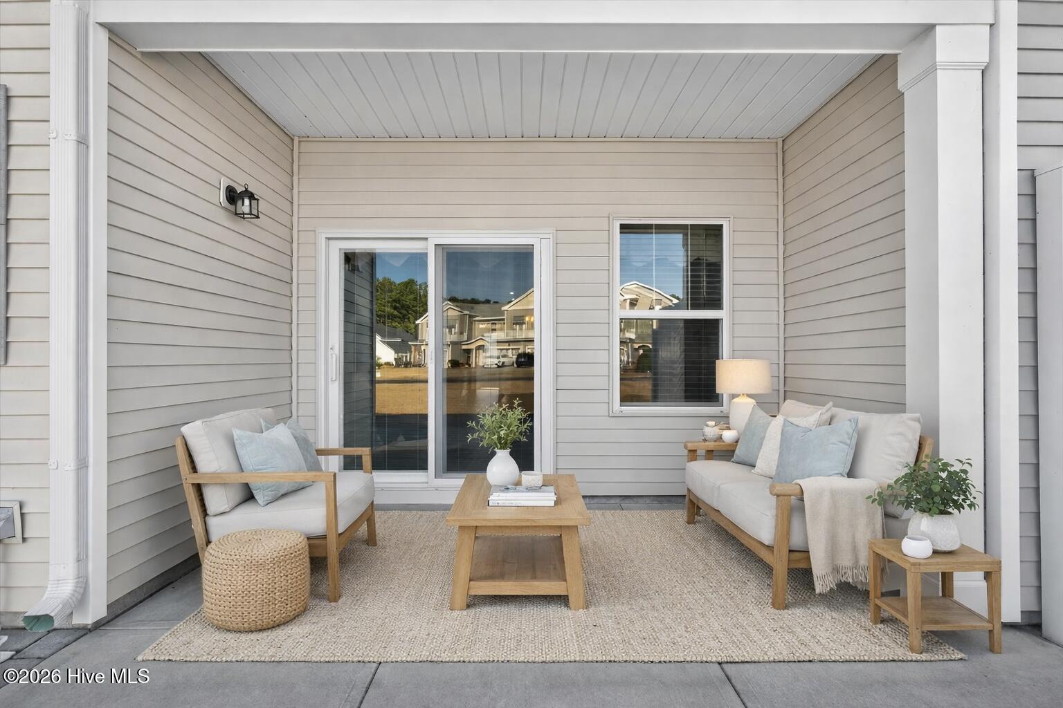 100552947 | Photo 11