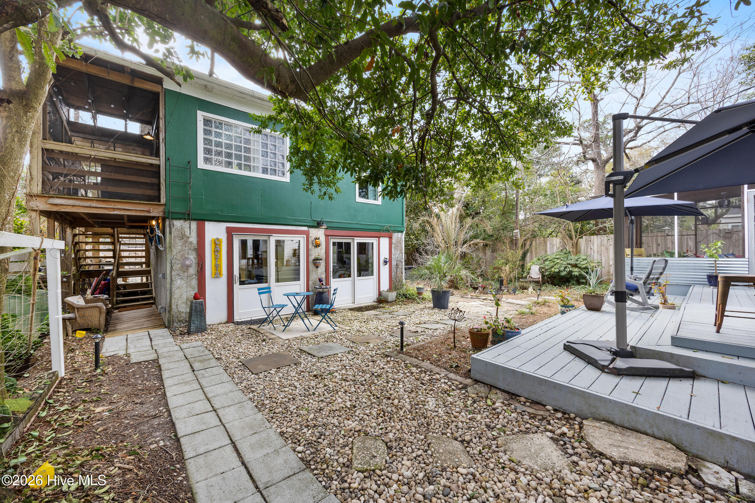 100559586 | Photo 35