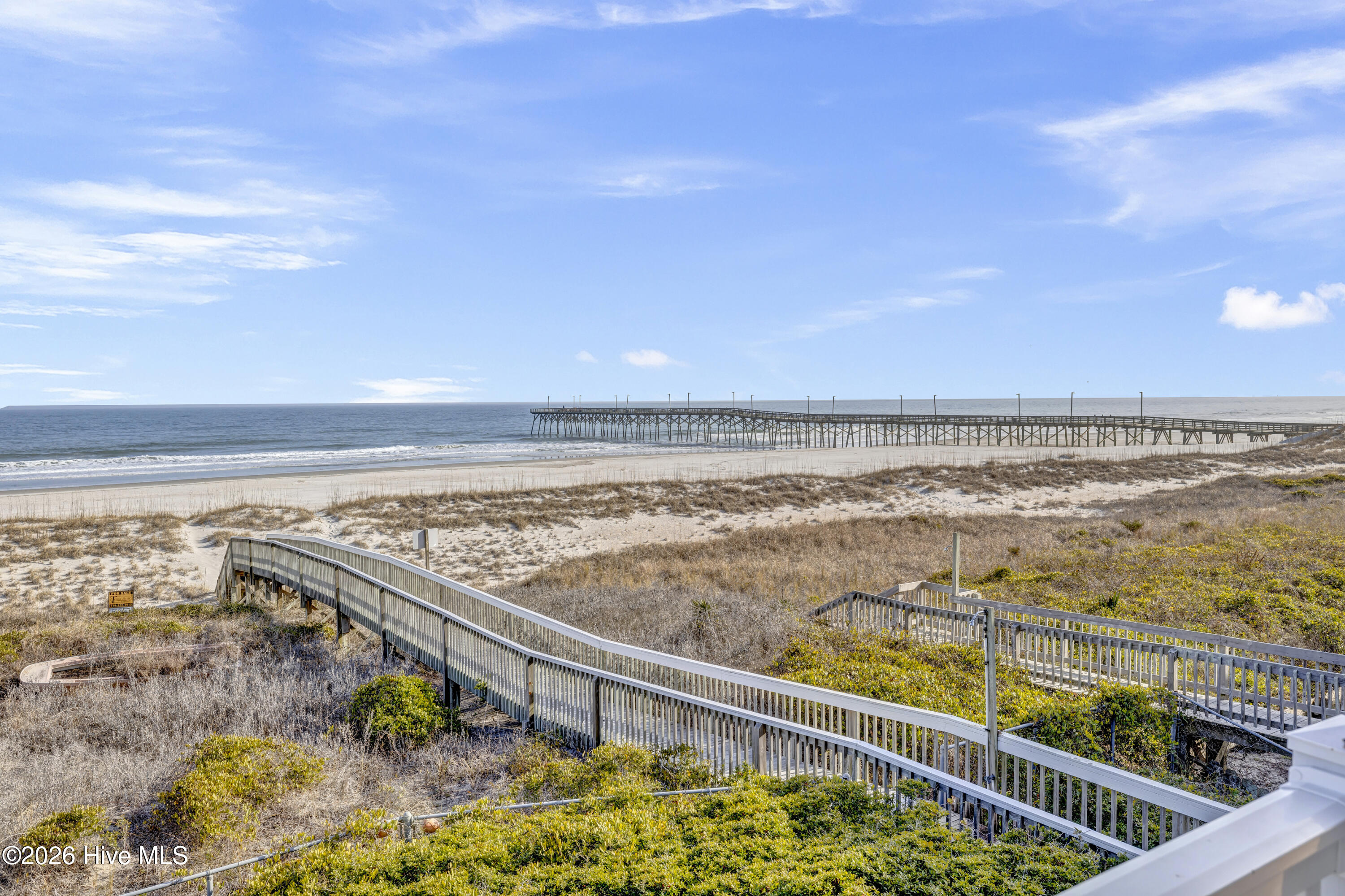 100558701 | Photo 40