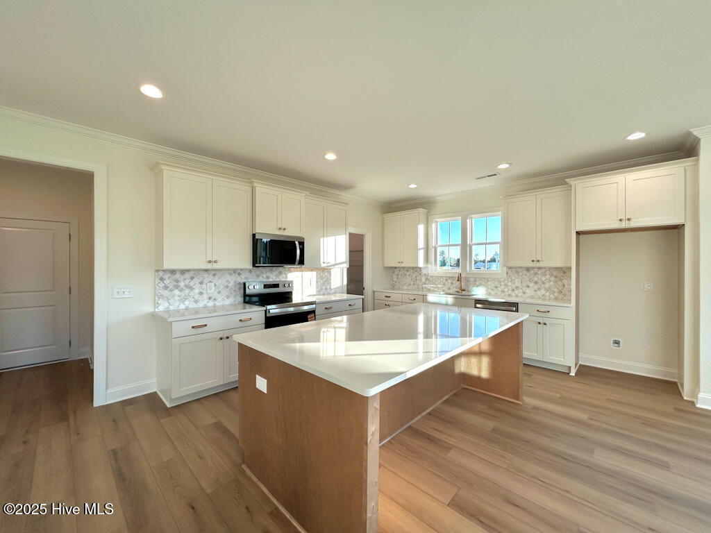 100510089 | Photo 34