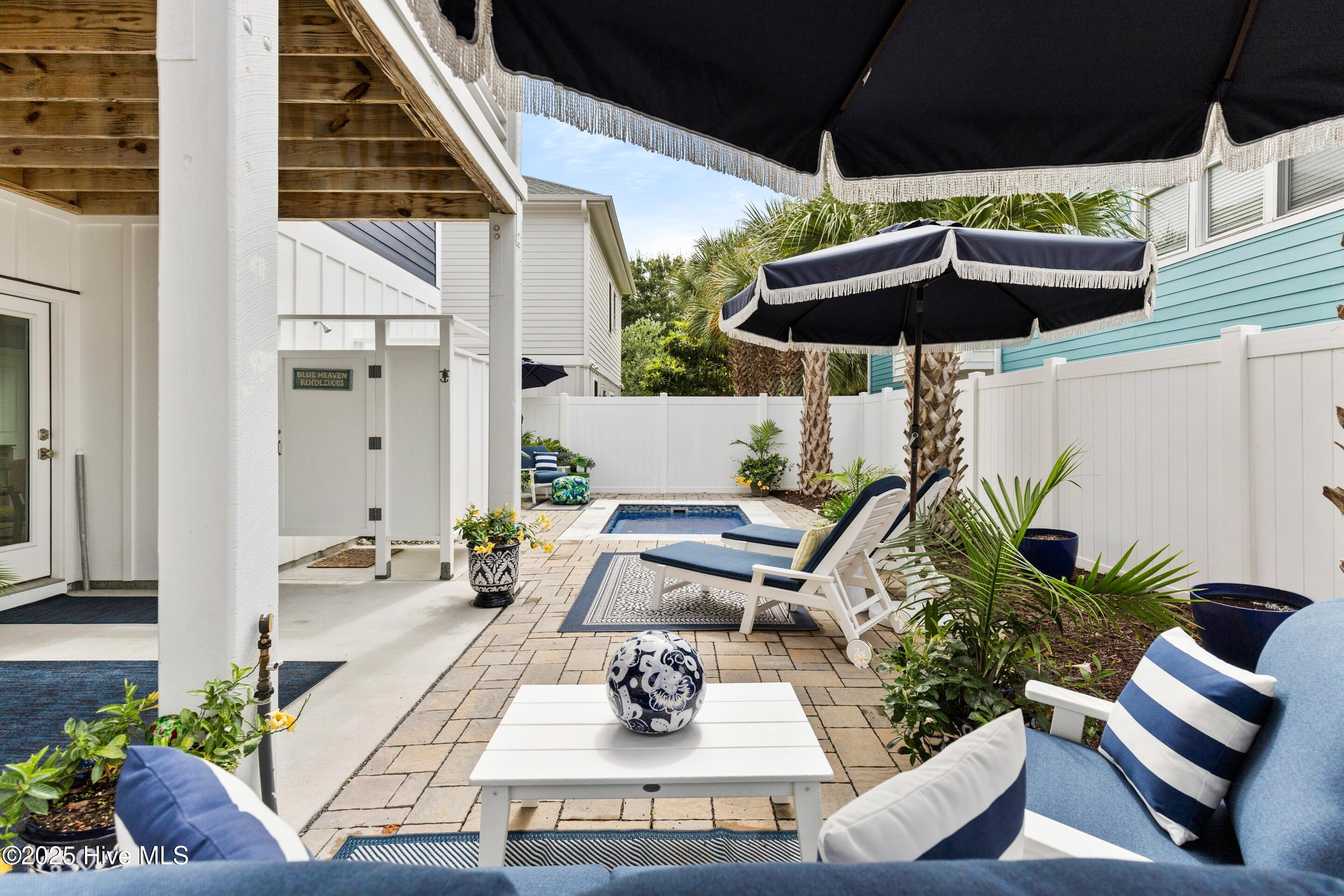 100532410 | Photo 71