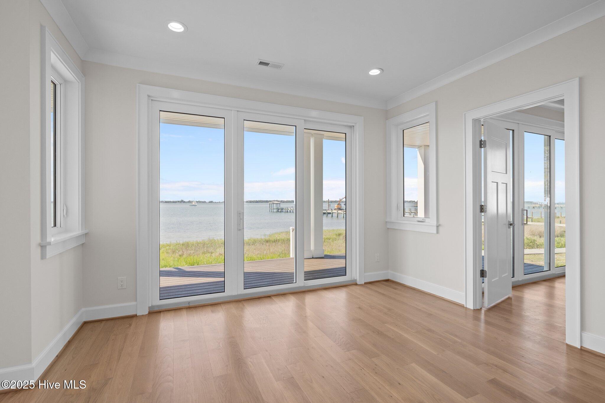 4737 S S Shore Dr Drive, Morehead City, NC, 28557